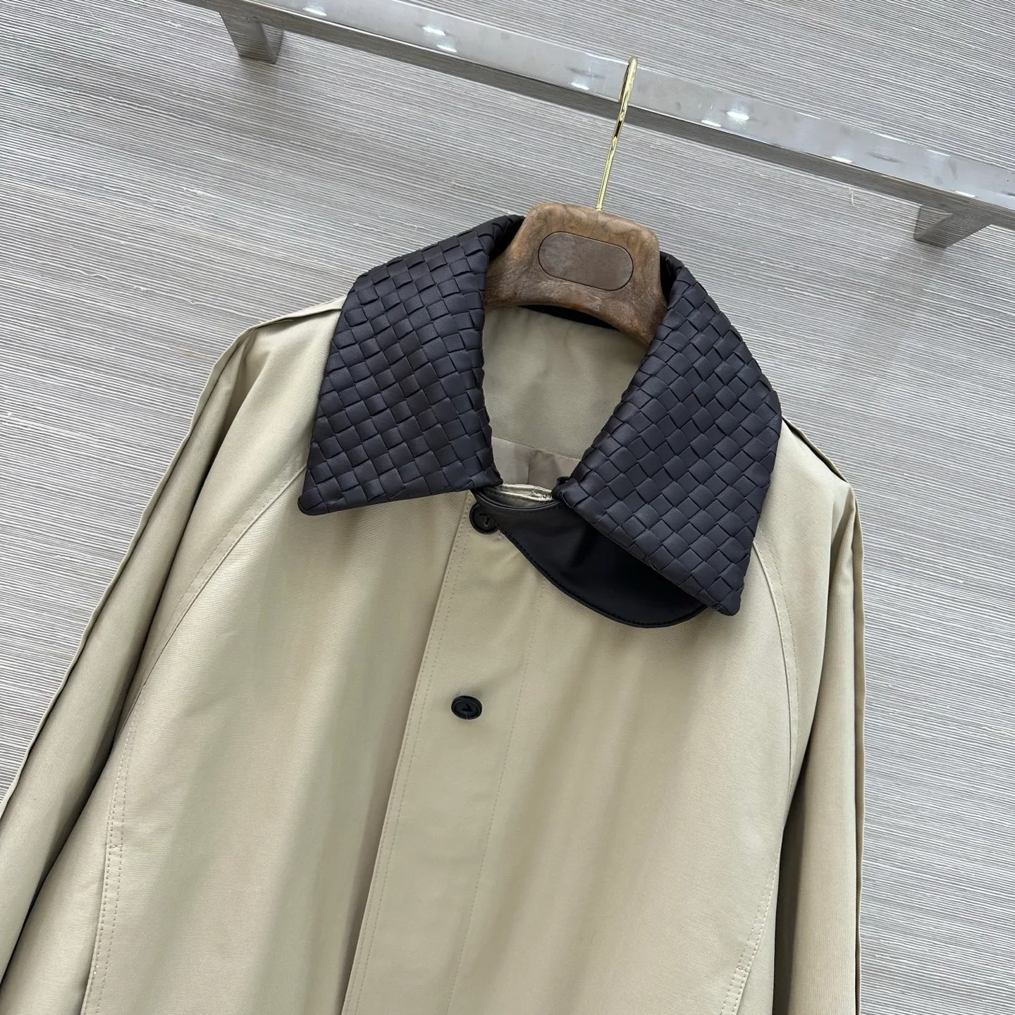 Куртки И Пуховики Женские Bottega Veneta 18429159