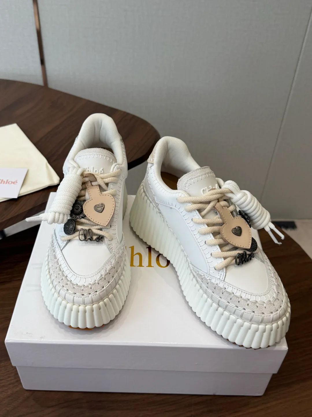Кроссовки Женские Chloe 18183050