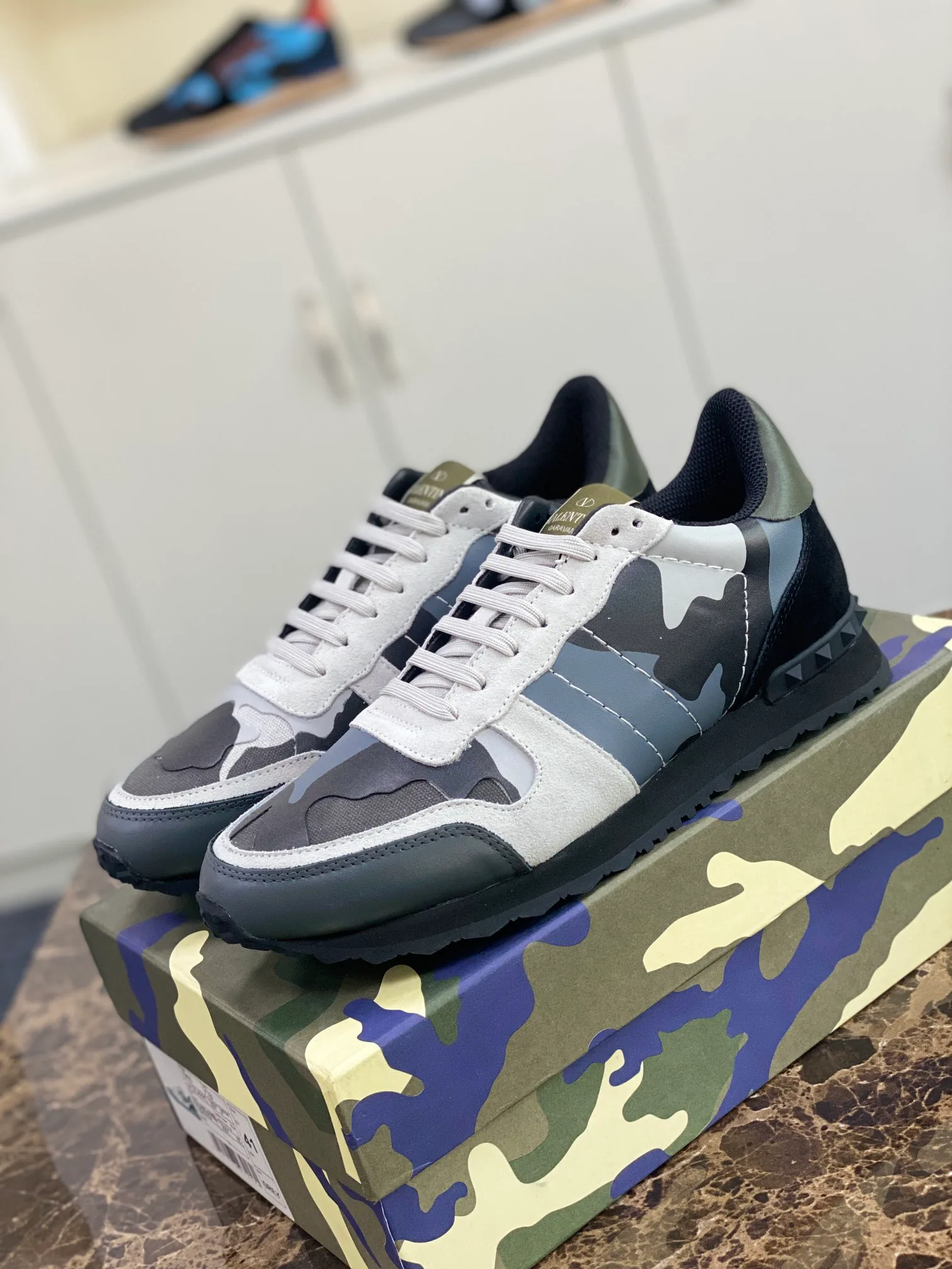 Кроссовки Женские Valentino 10736442