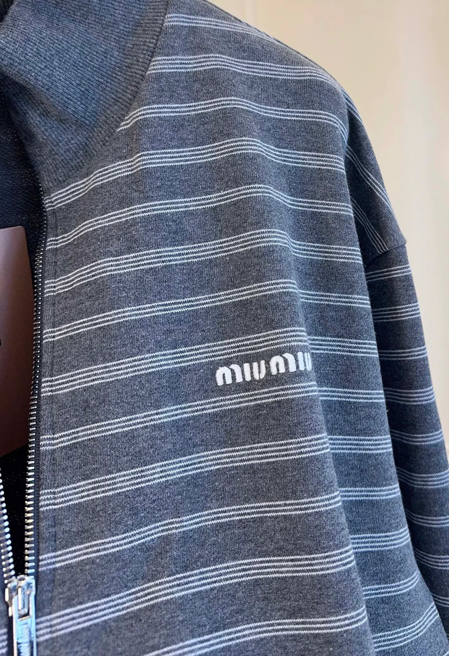 Куртки И Пуховики Женские Miu Miu 18923727