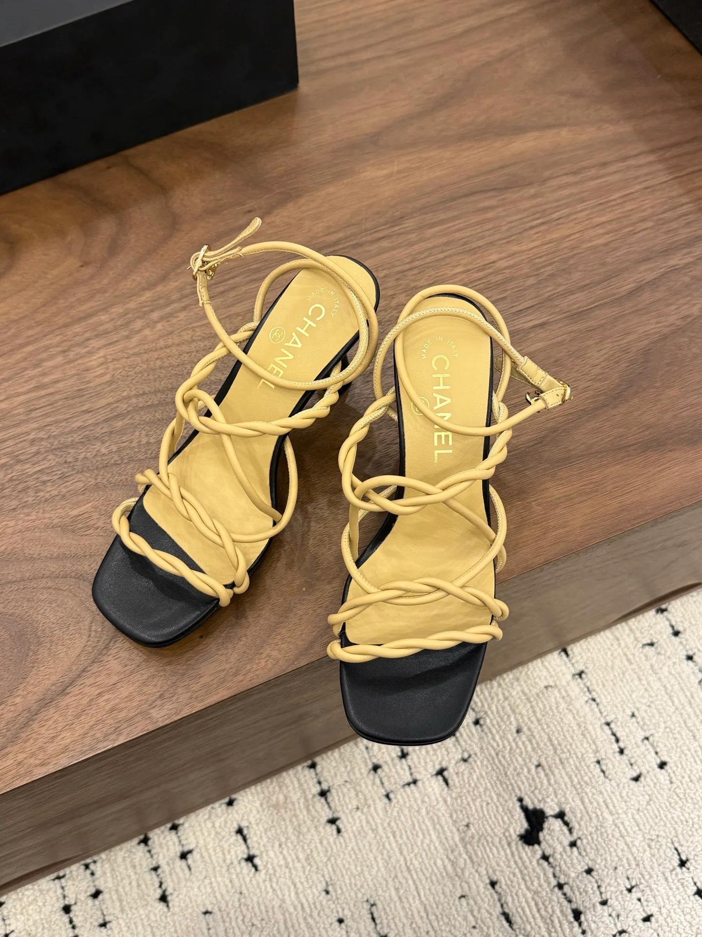 Босоножки Женские Chanel 13444880