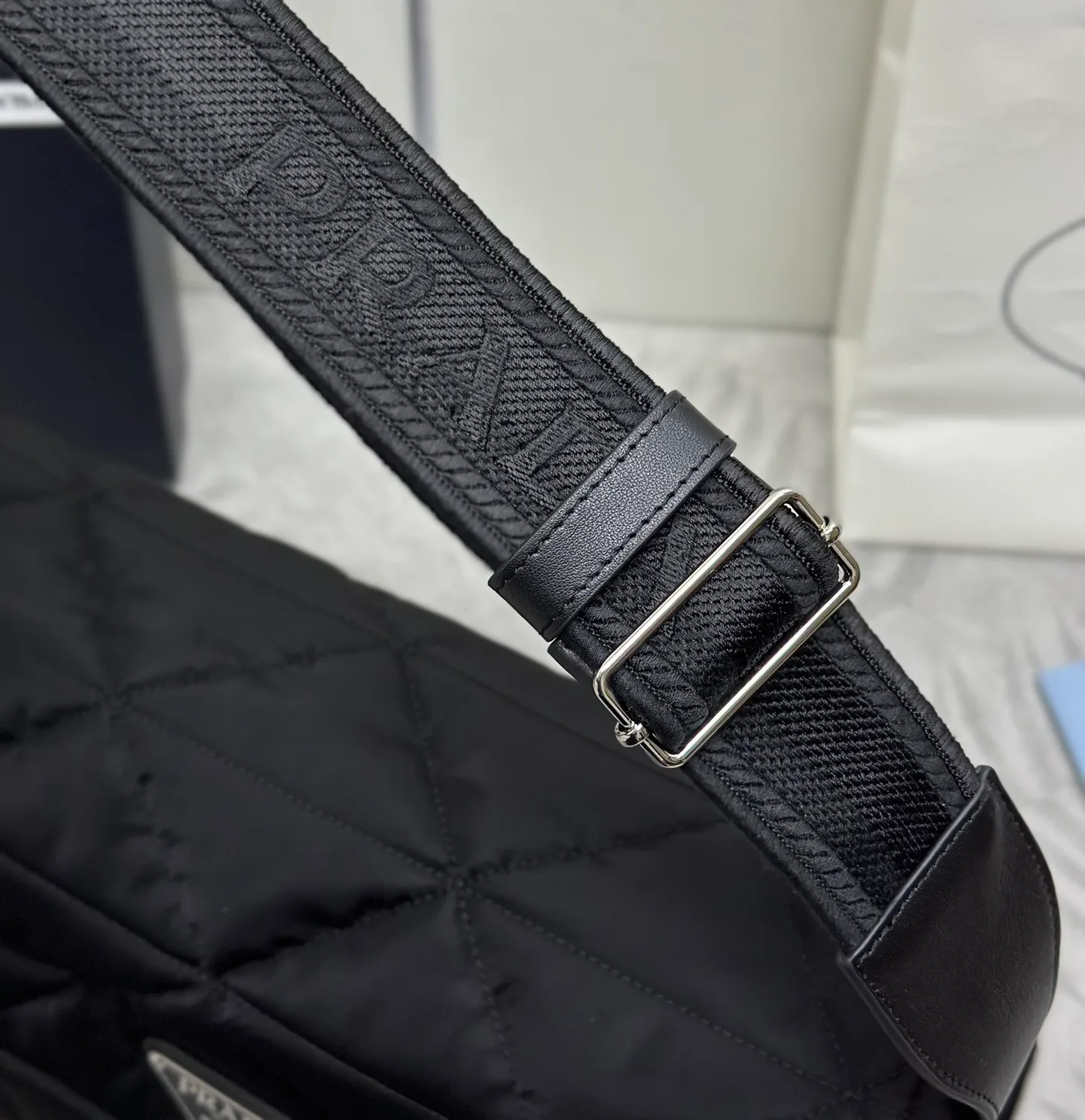 Сумки На Ремне Женские Prada 11682054