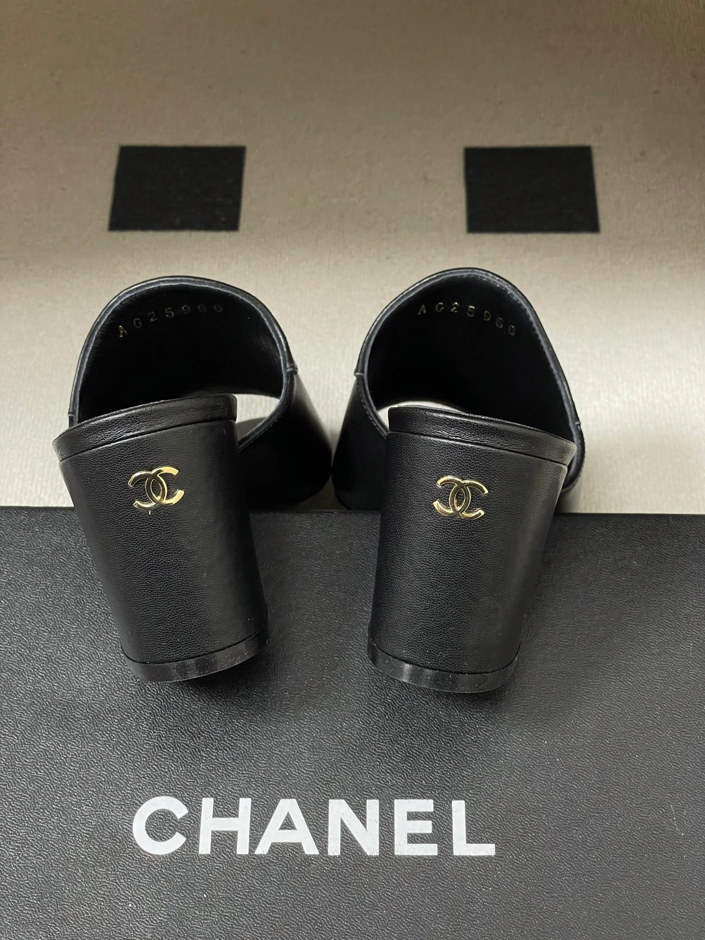 Босоножки Женские Chanel 10993935