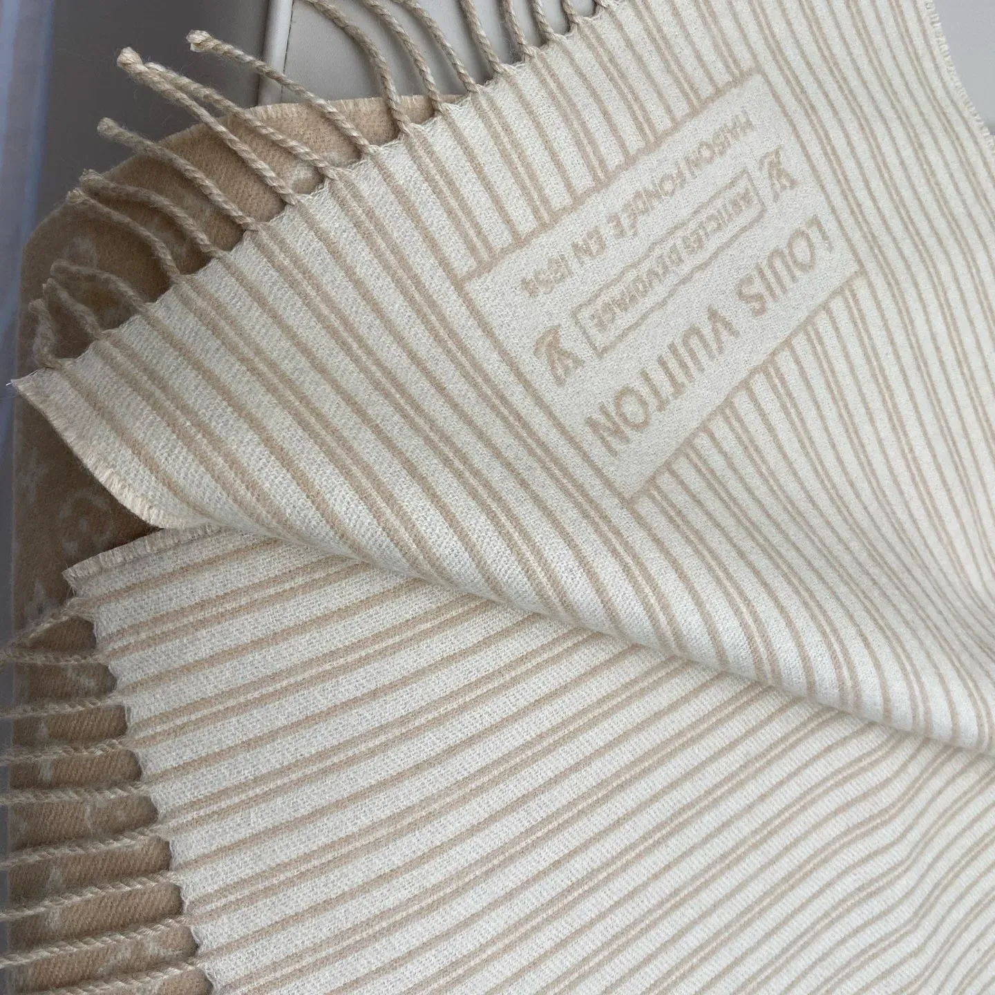 Шарфы Louis Vuitton 438504