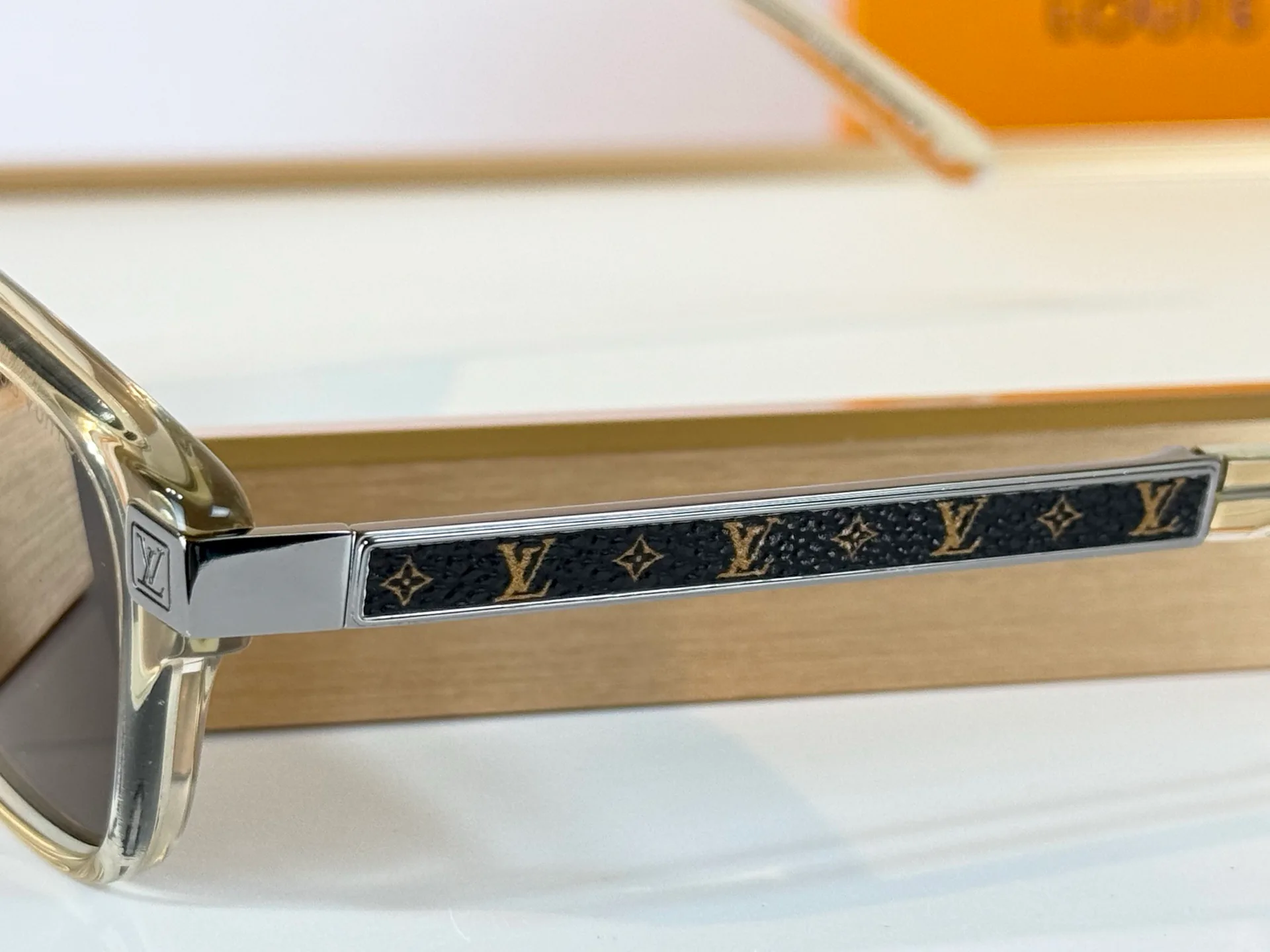 Очки Louis Vuitton 18118140