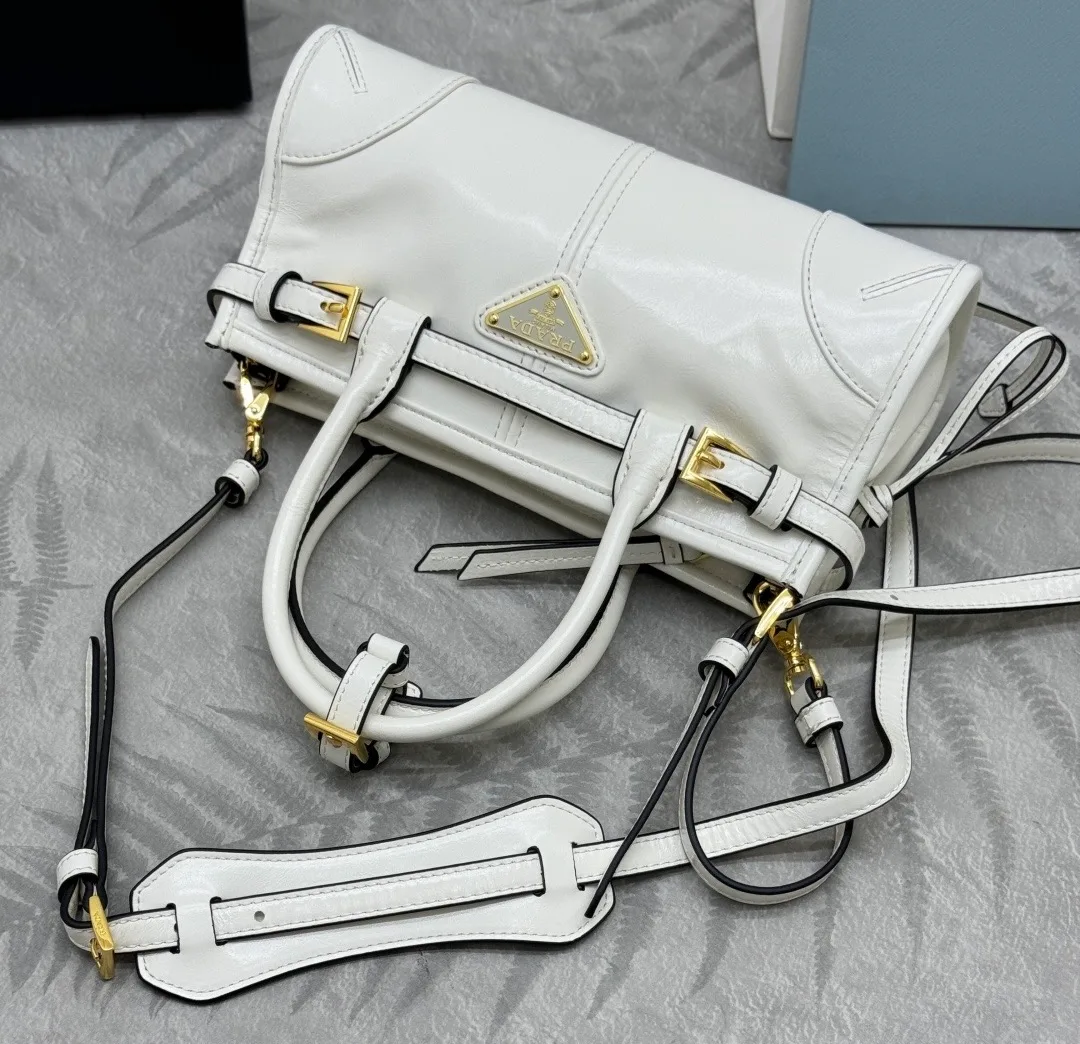 Сумки На Ремне Женские Prada 11682127