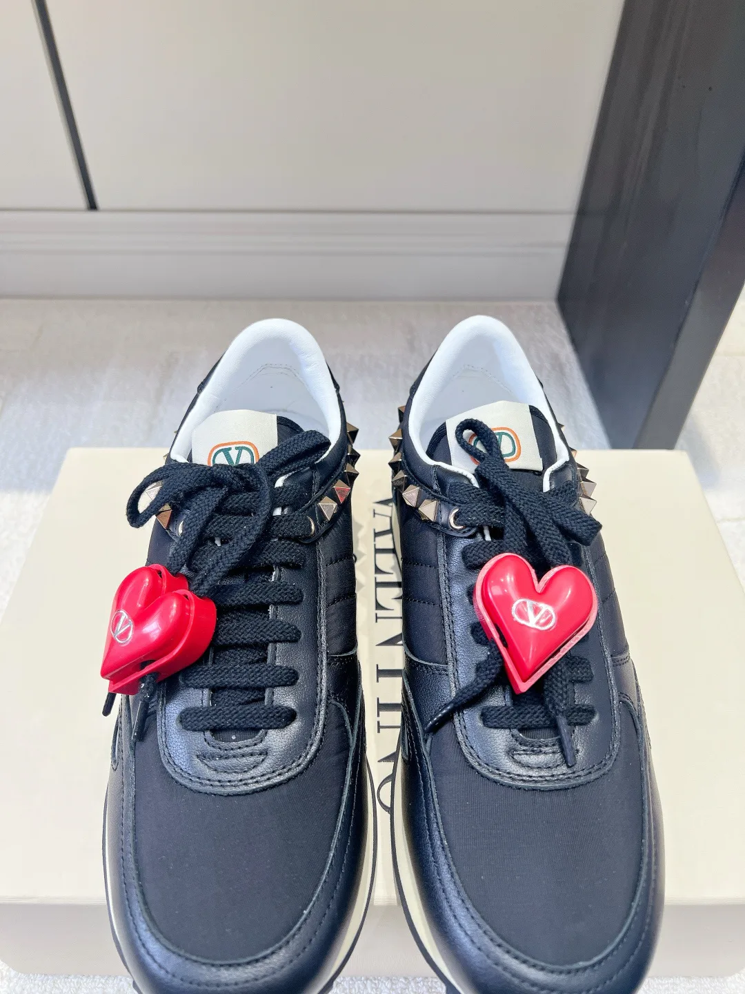 Кроссовки Женские Valentino 18436569