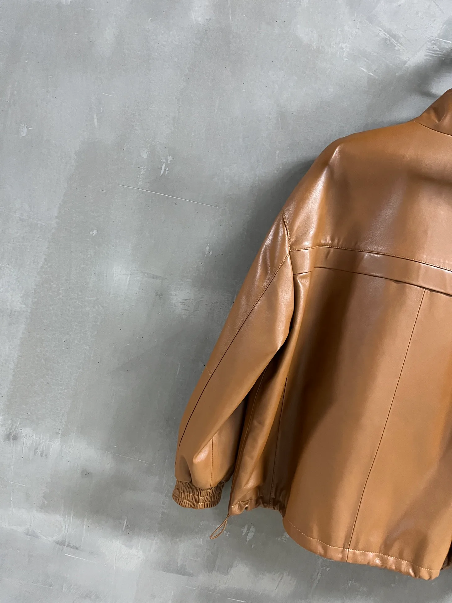 Кожаные Куртки И Дублёнки Женские Prada 18172847