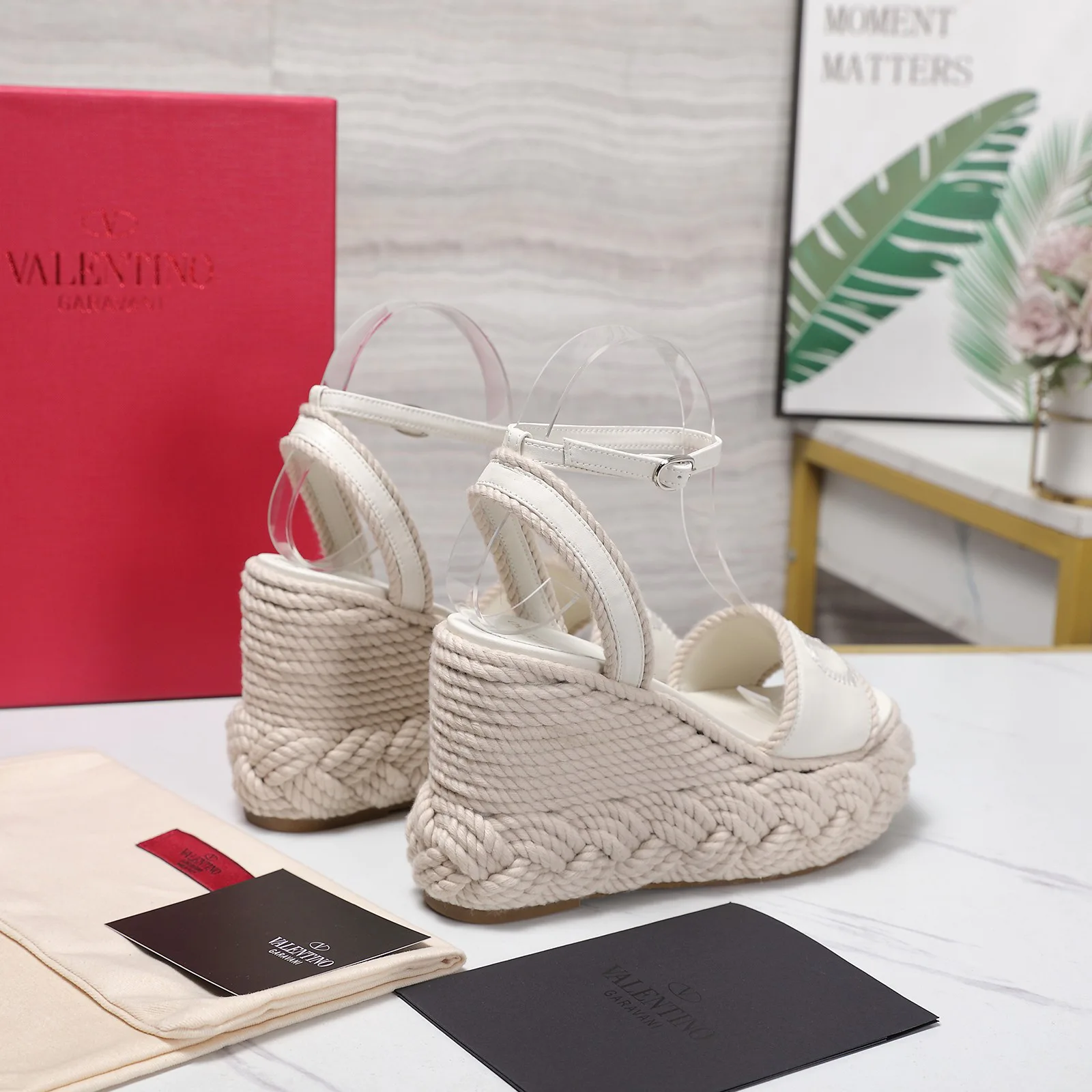 Босоножки Женские Valentino 17371716