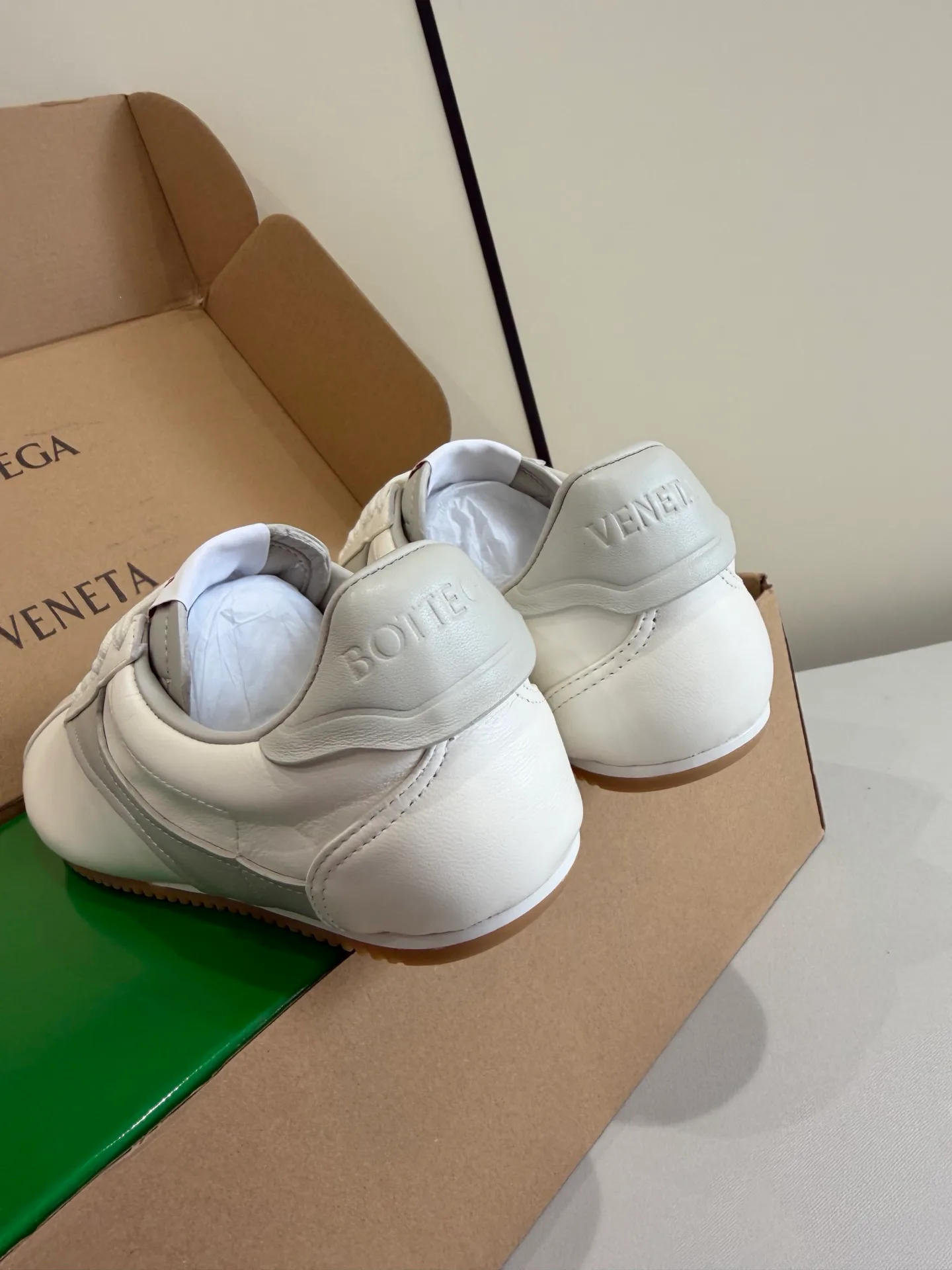 Кроссовки Женские Bottega Veneta 17894989