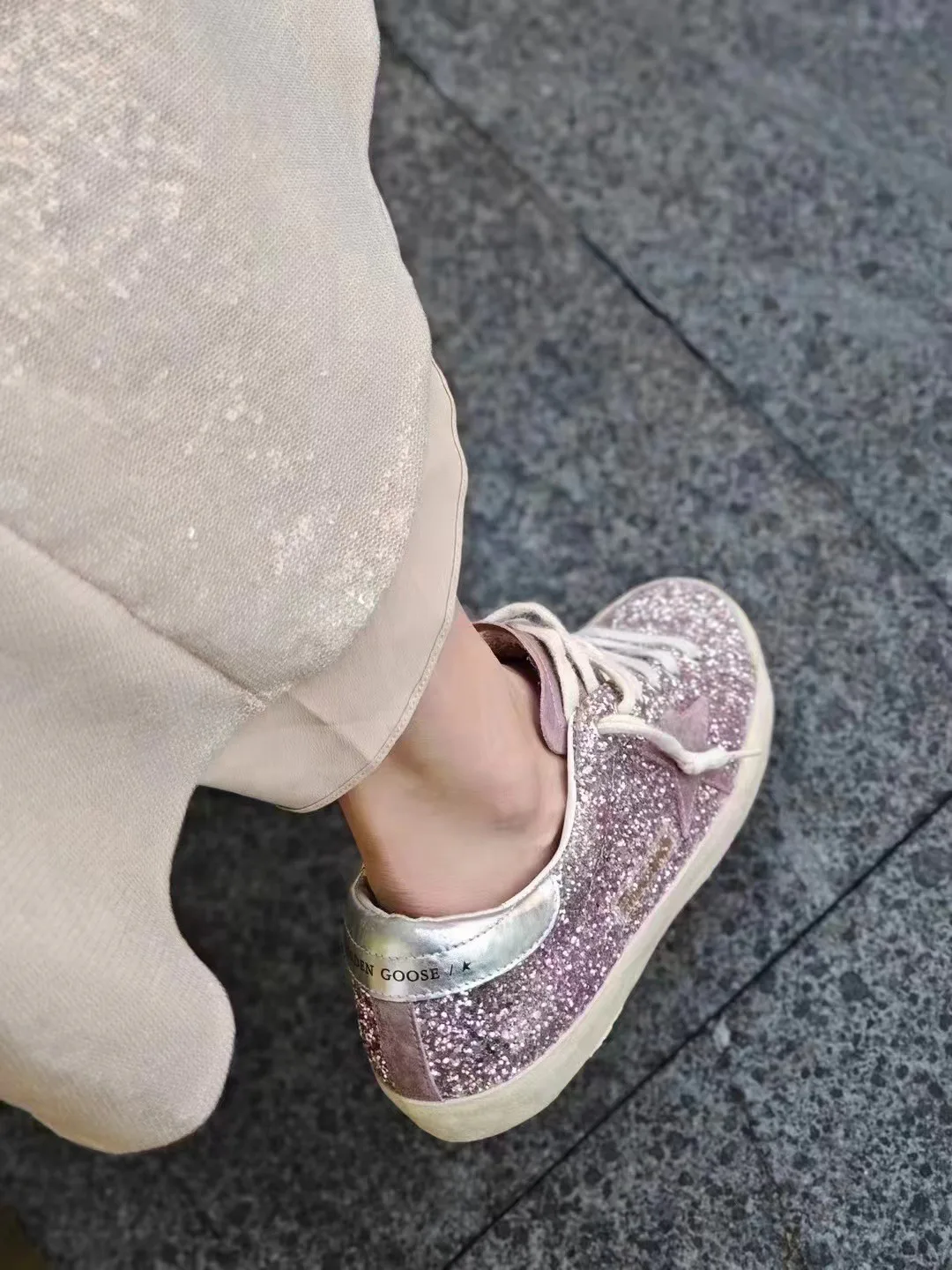 Кроссовки Женские Golden Goose 18265592