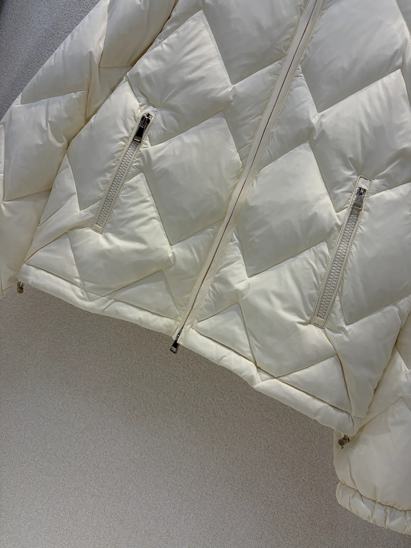 Куртки И Пуховики Женские Moncler 18721629