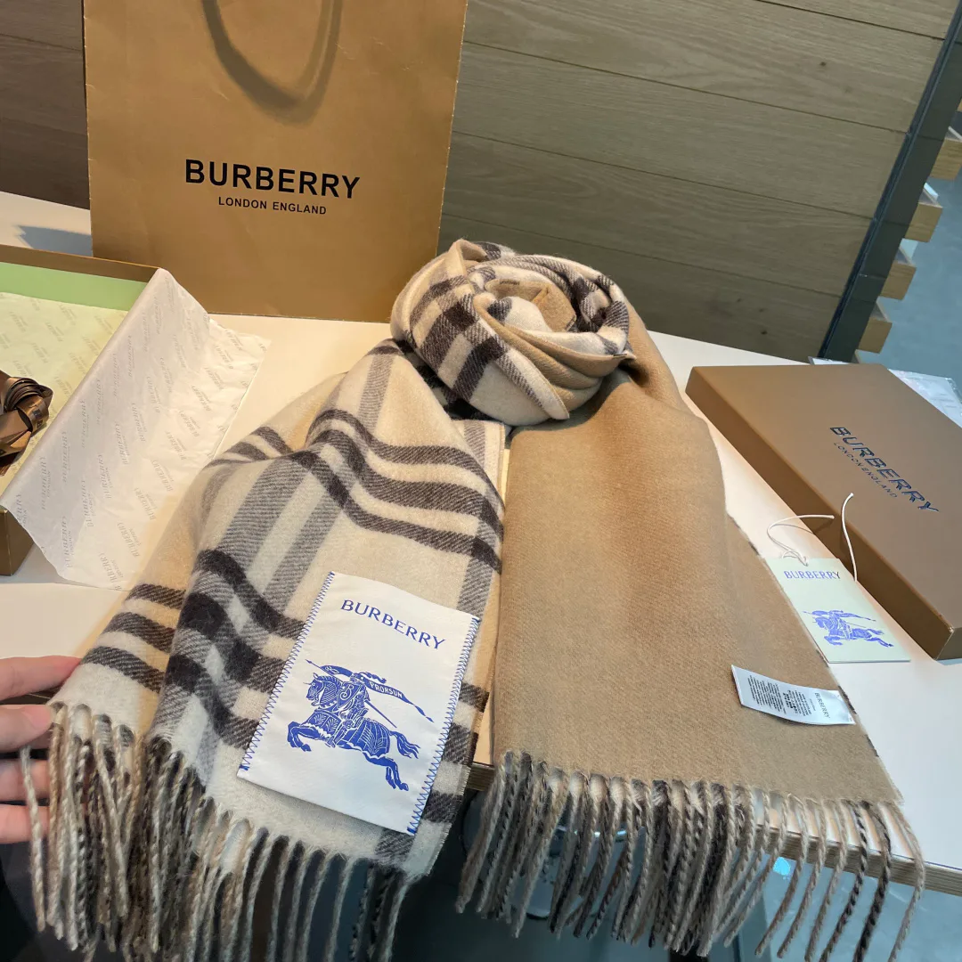Шарфы Burberry 18449888