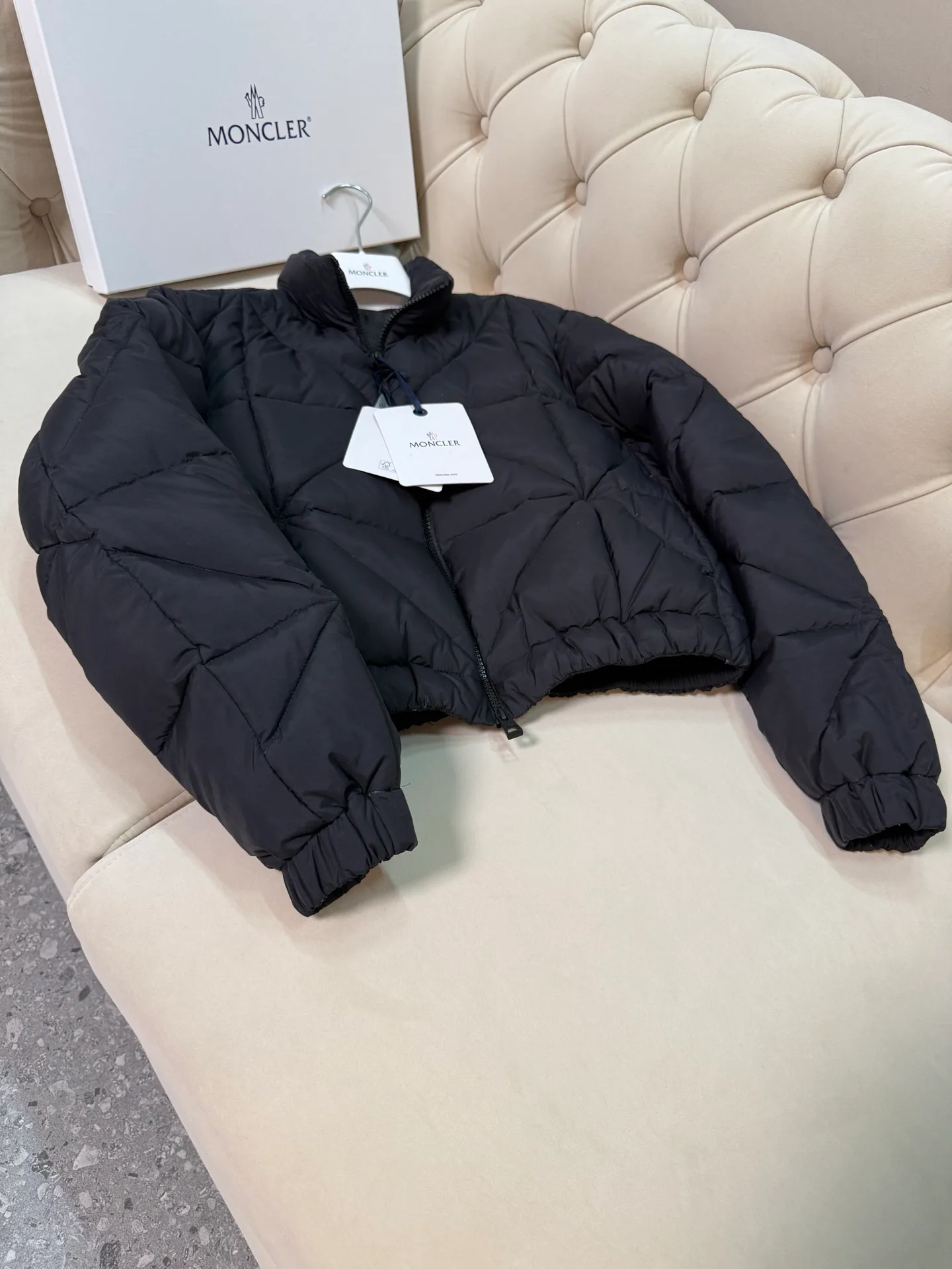 Куртки И Пуховики Женские Moncler 18825227