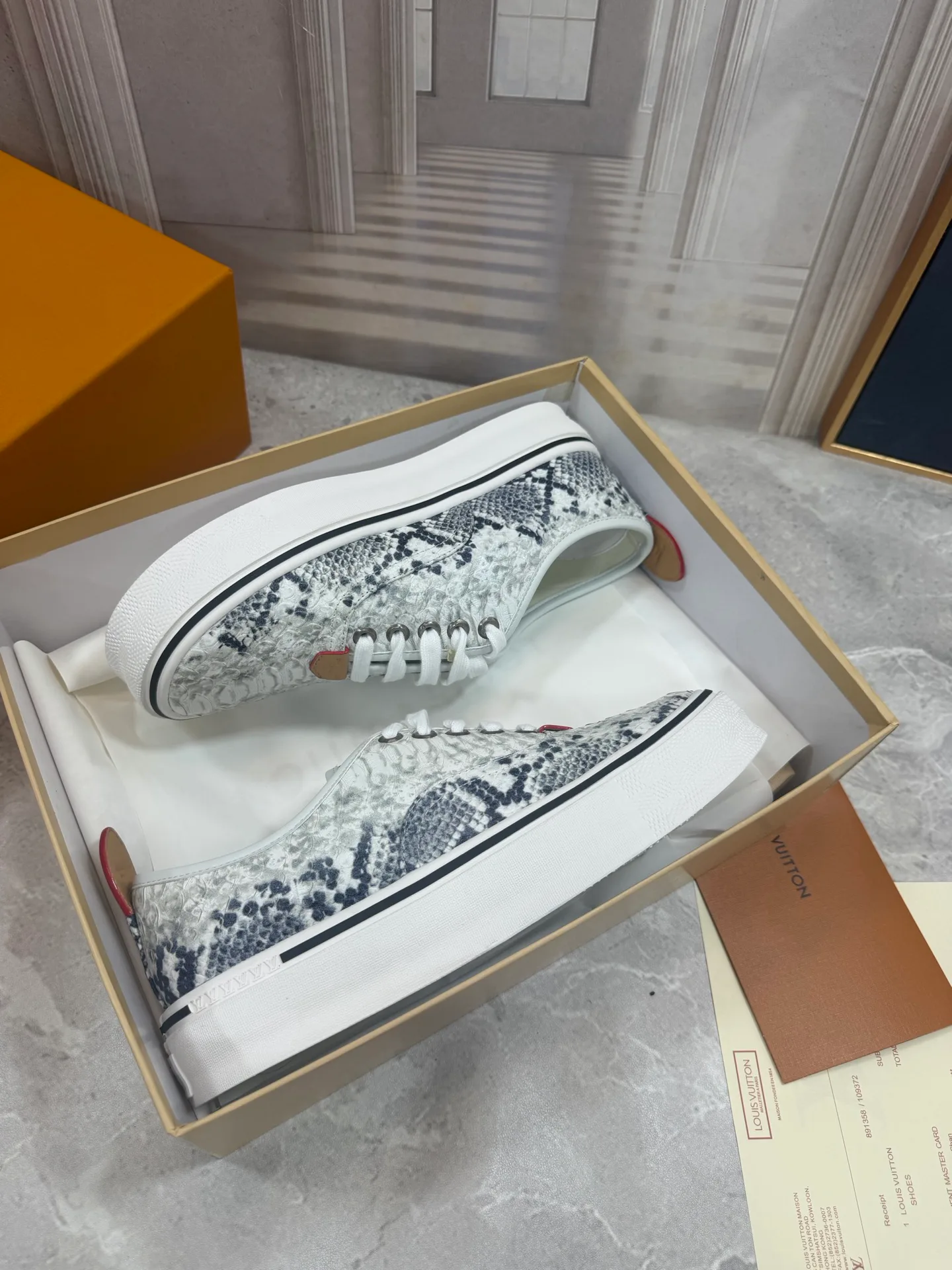 Кроссовки Мужские Louis Vuitton 18190052