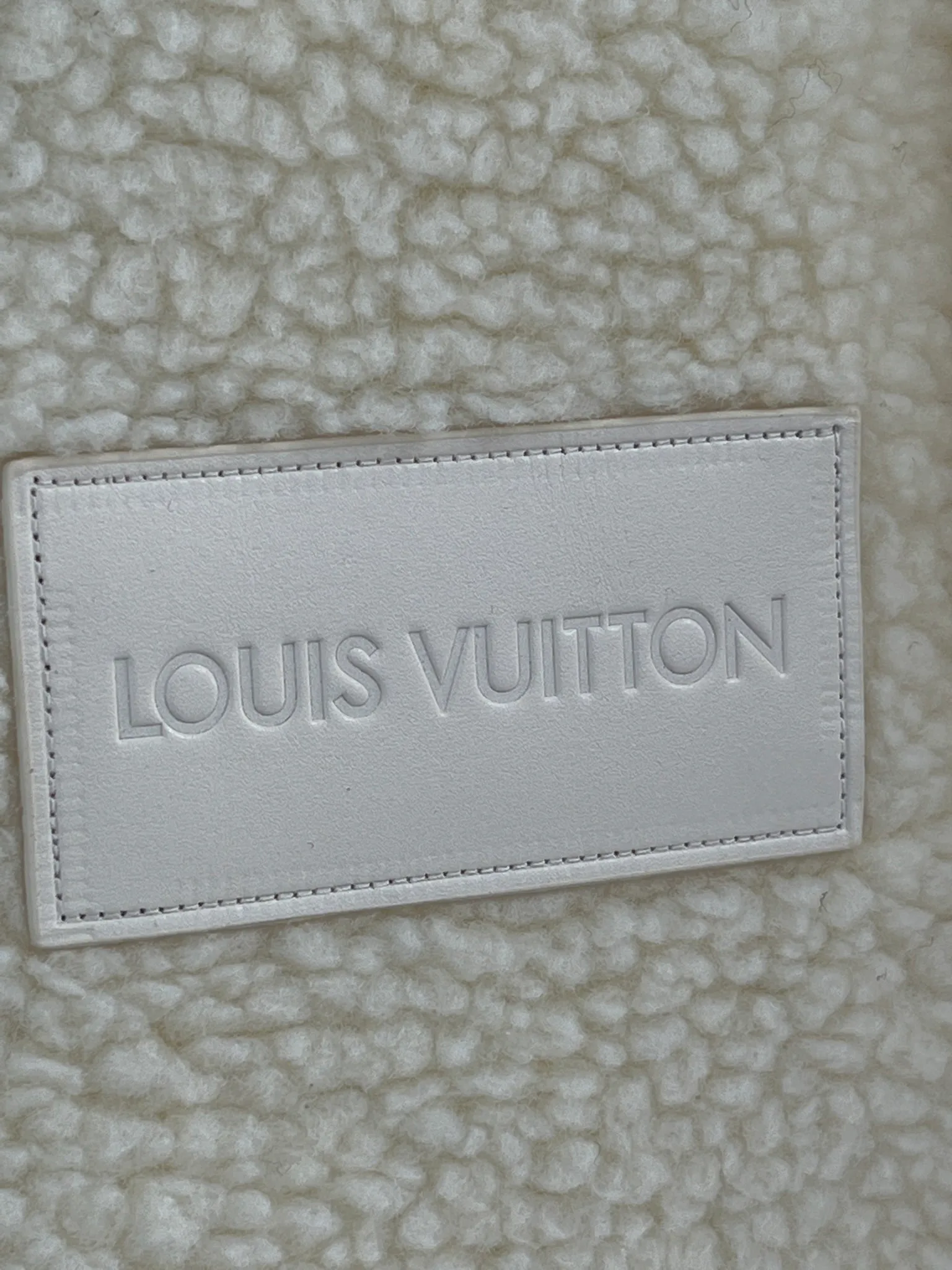 Куртки И Пуховики Женские Louis Vuitton 12842401