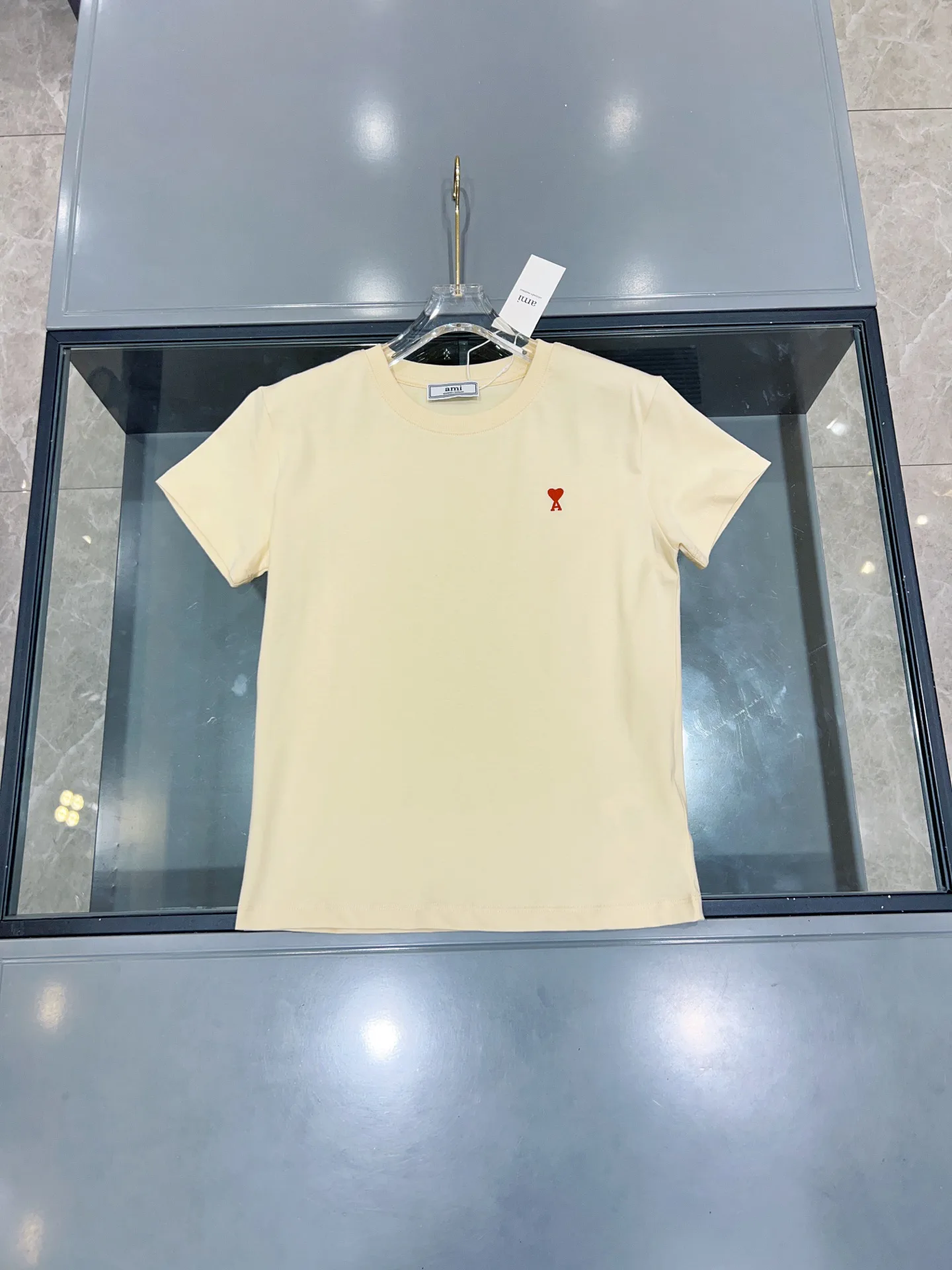 Футболки Женские Ami Paris 1696612