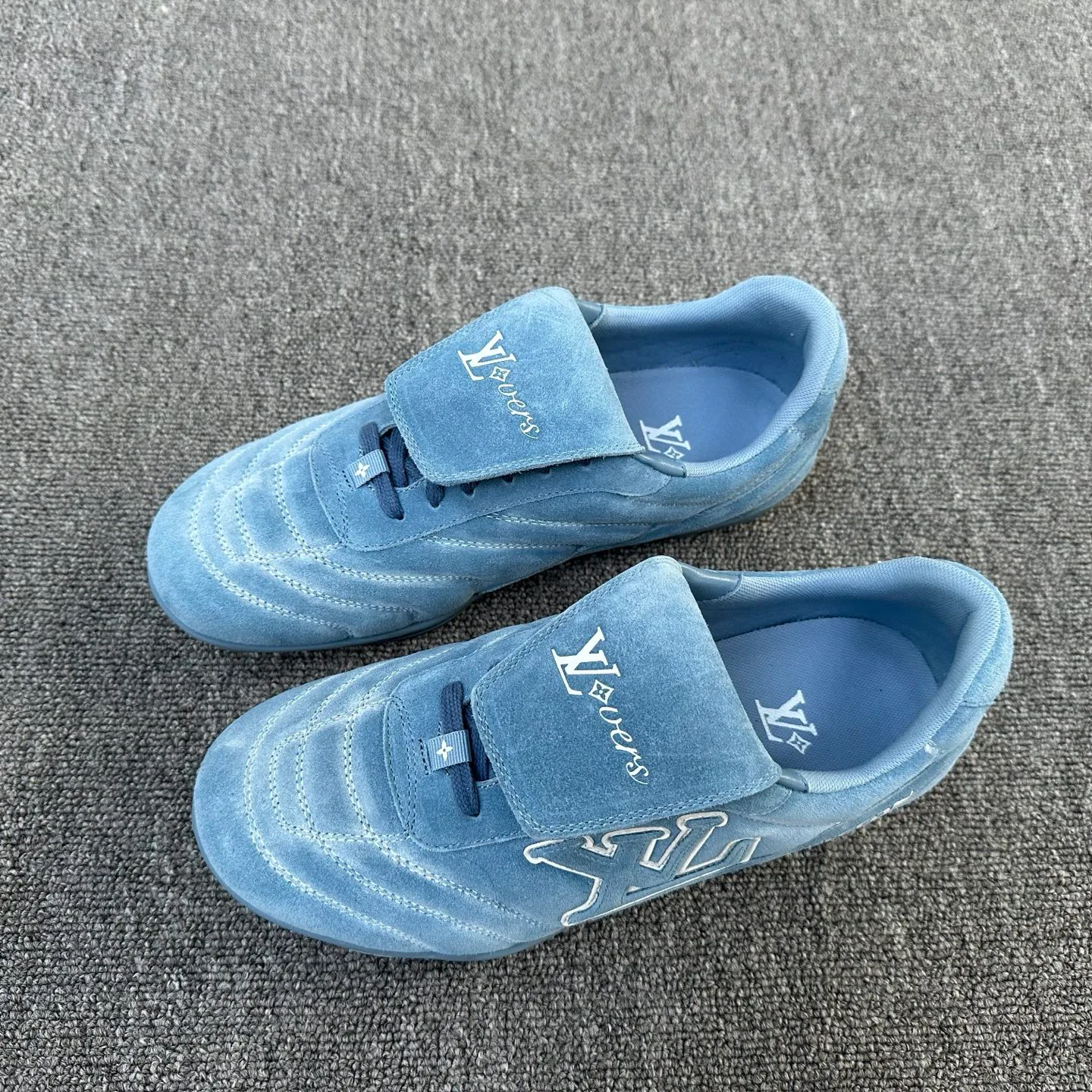 Кроссовки Женские Louis Vuitton 1638436