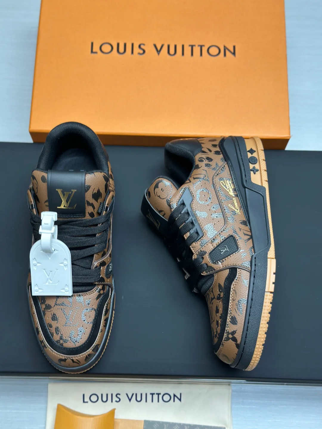 Кроссовки Женские Louis Vuitton 18769272