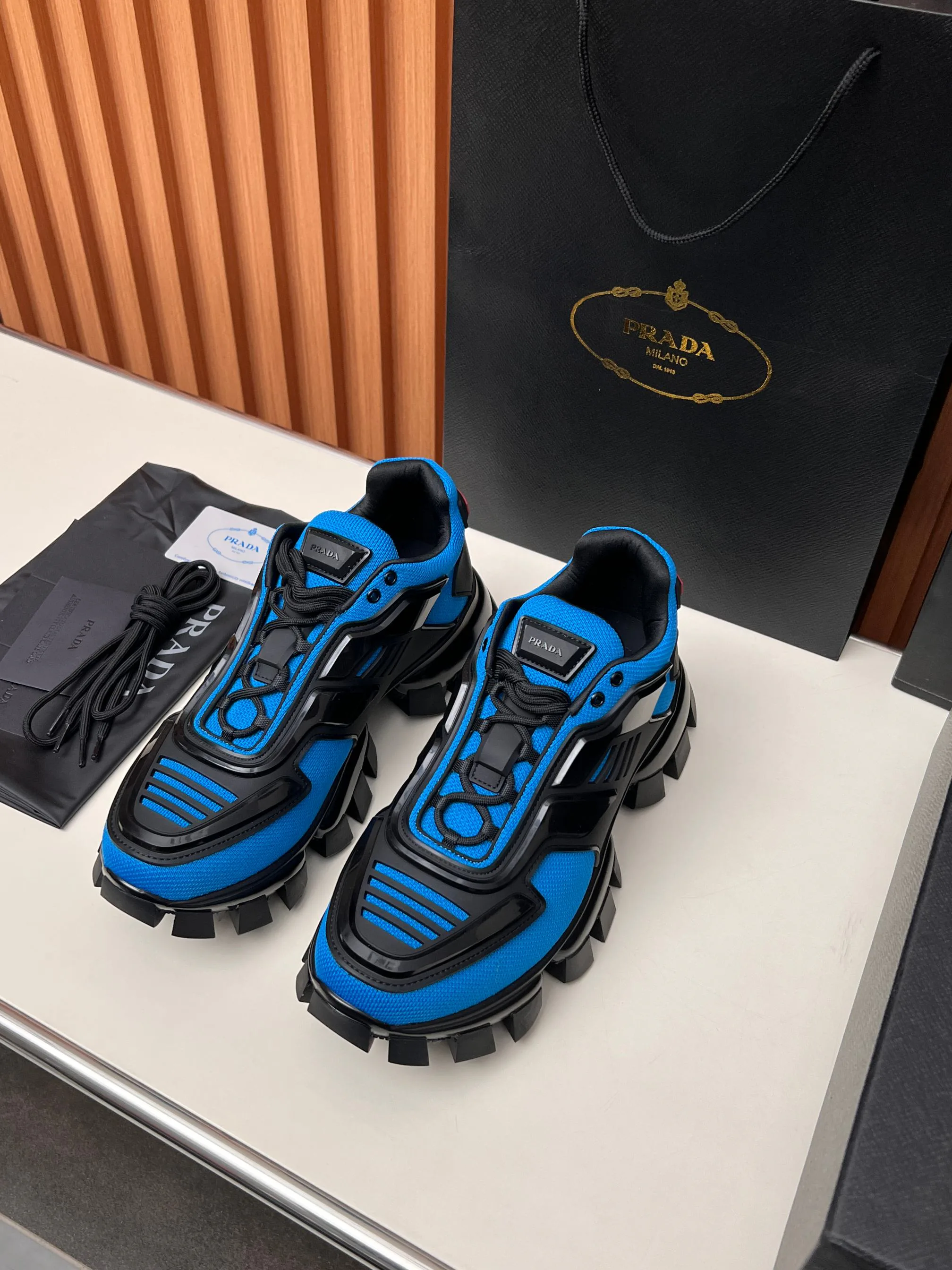 Кроссовки Женские Prada 881680