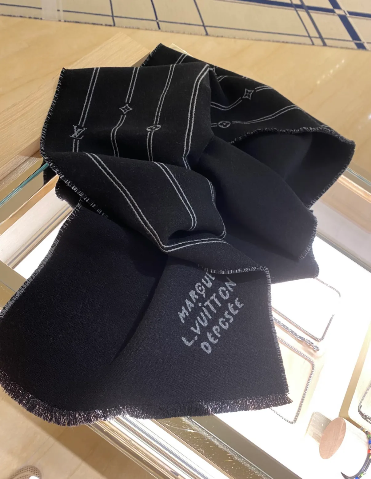 Шарфы Louis Vuitton 823997