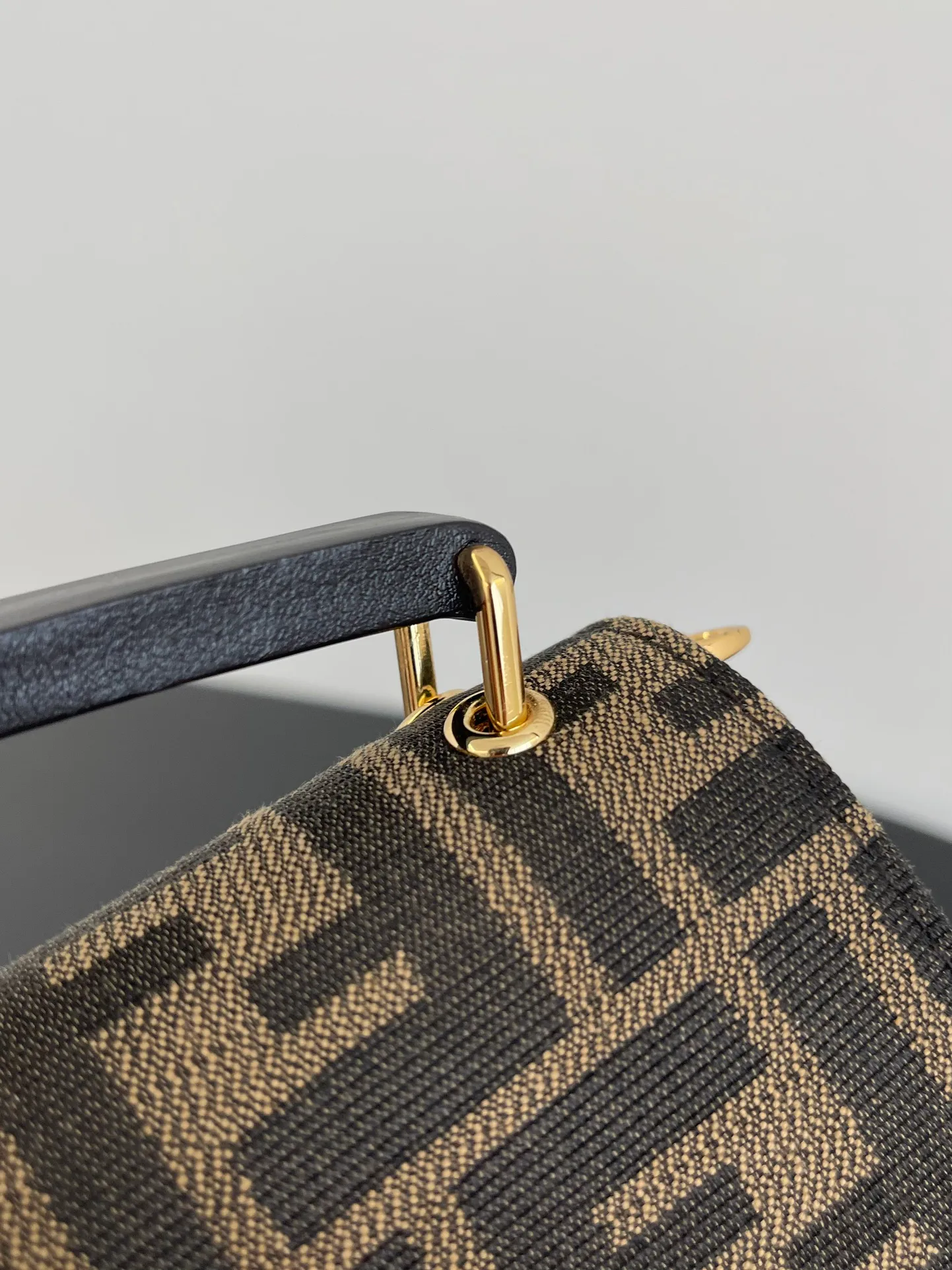 Сумки На Ремне Женские Fendi 13234527