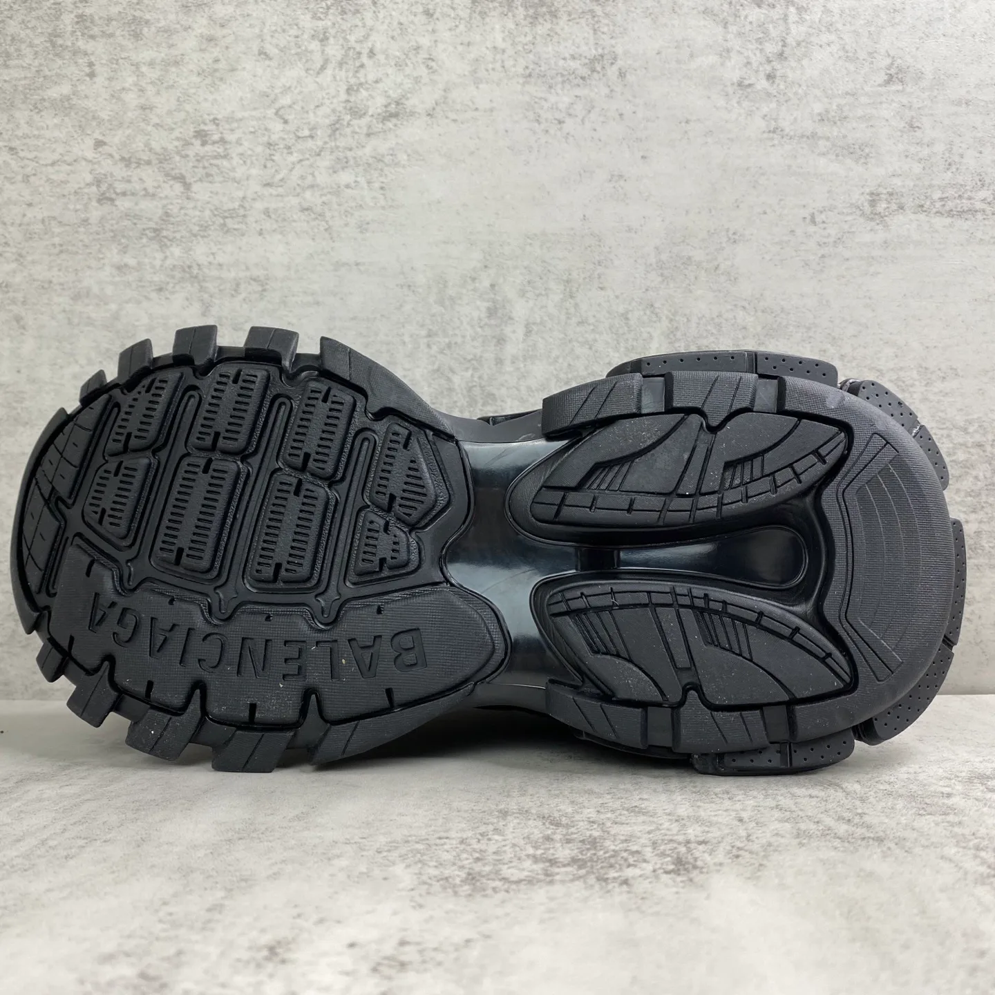 Кроссовки Женские Balenciaga 18743878