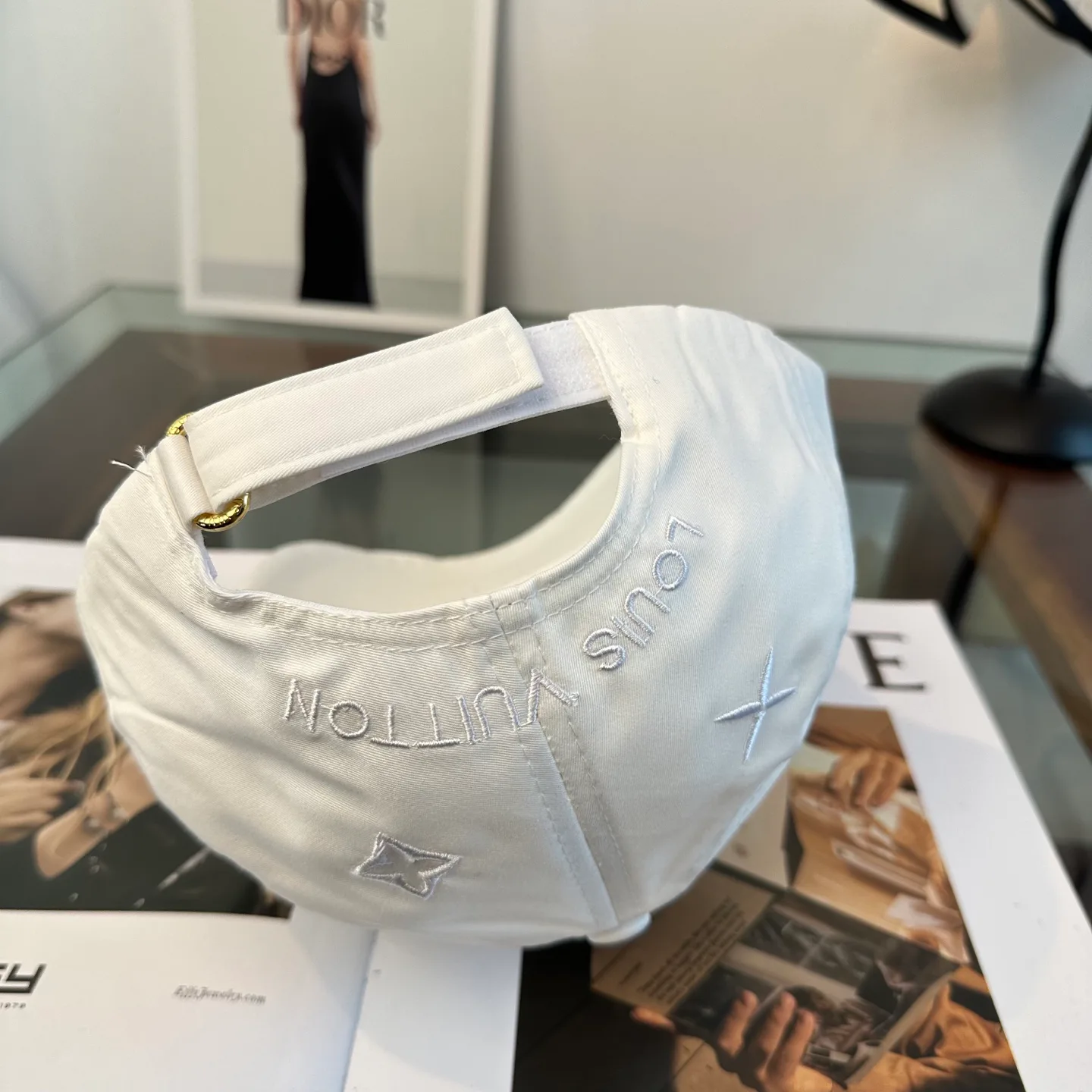 Головные Уборы Louis Vuitton 11689426
