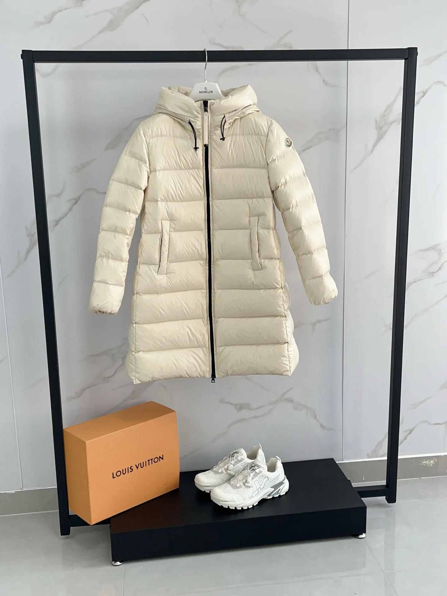 Куртки И Пуховики Женские Moncler 18722875
