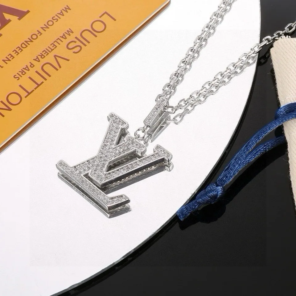 Бижутерия Louis Vuitton 17477424