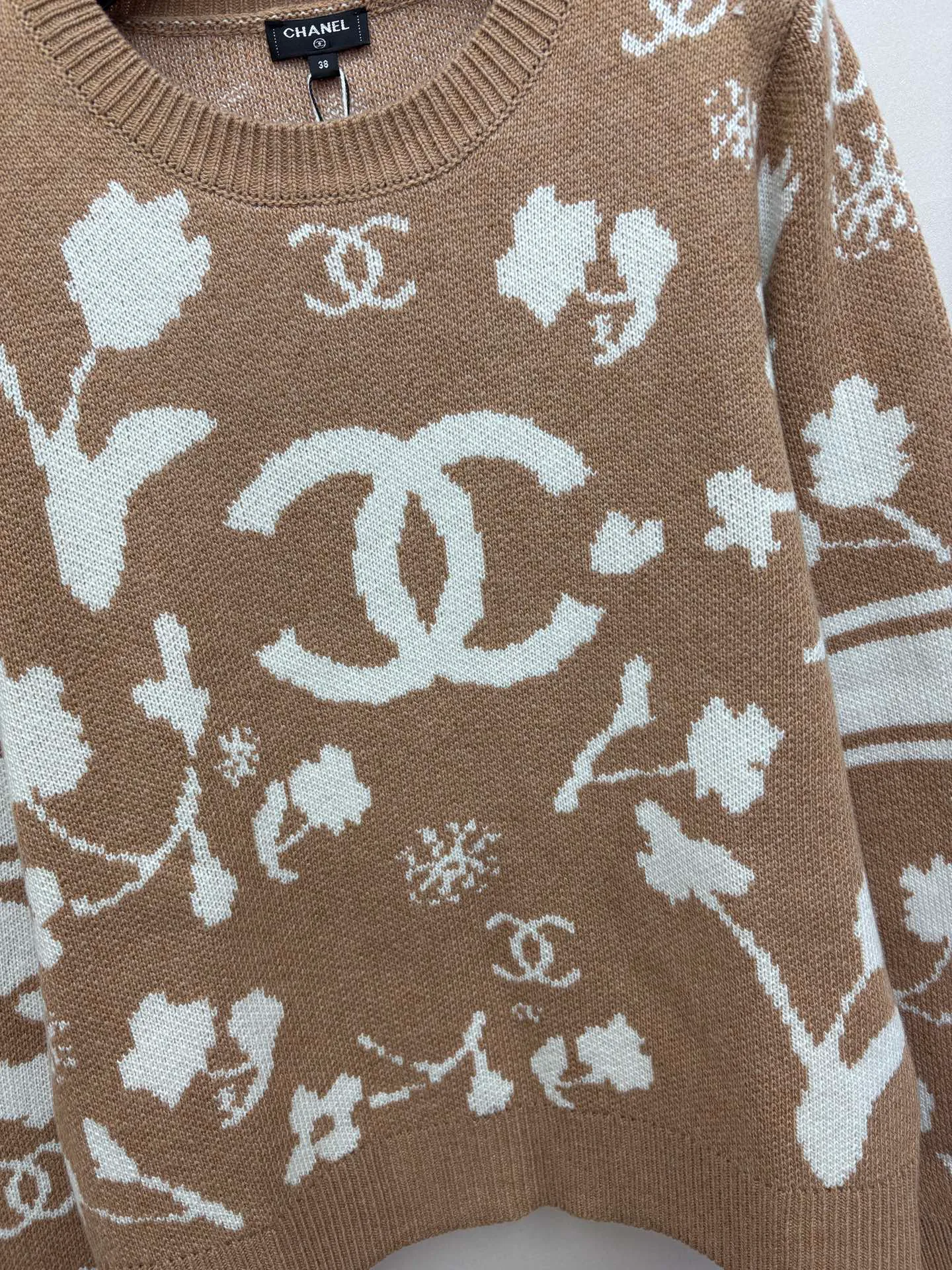 Джемперы И Свитеры Женские Chanel 17696371