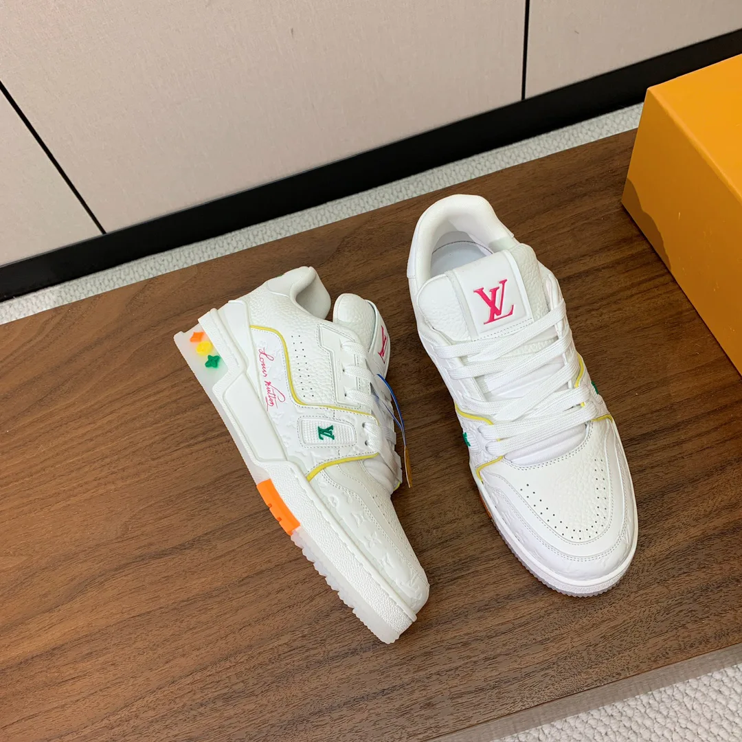 Кроссовки Женские Louis Vuitton 10236181