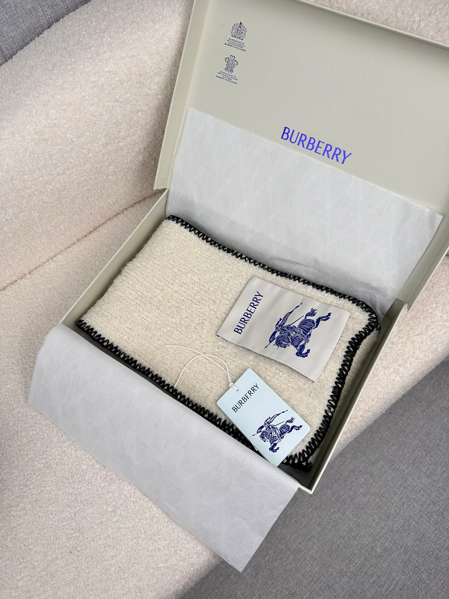 Шарфы Burberry 386924