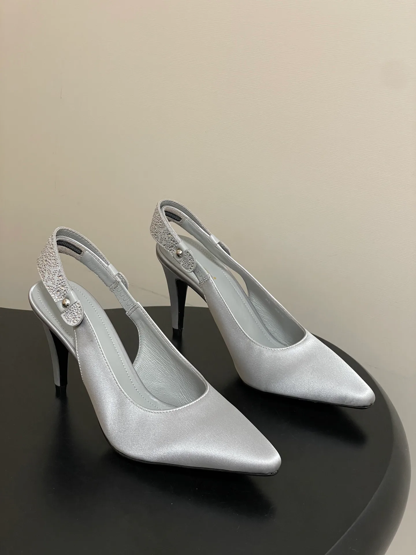 Туфли Женские Louis Vuitton 668703