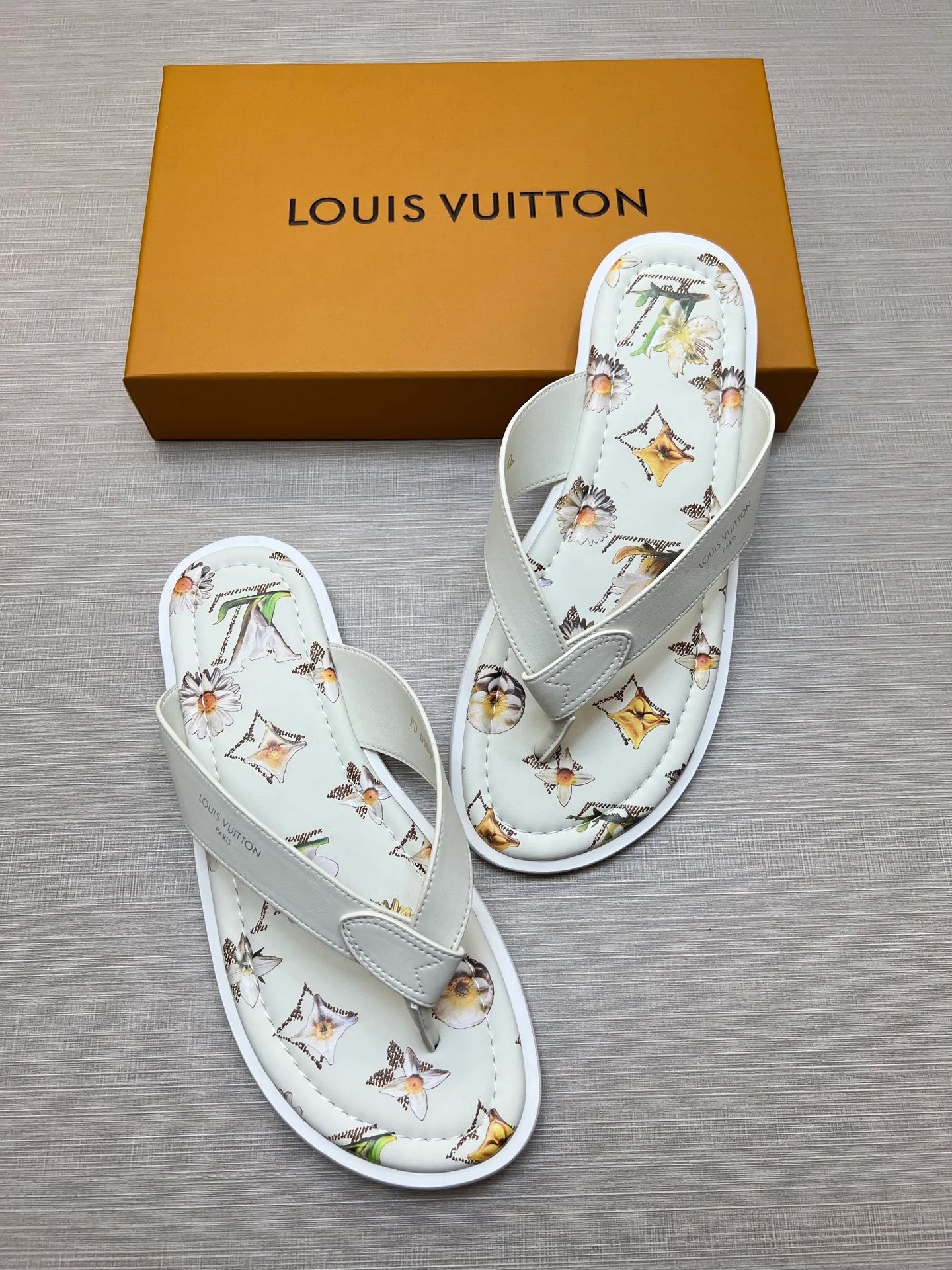 Шлепанцы Мужские Louis Vuitton 17078847