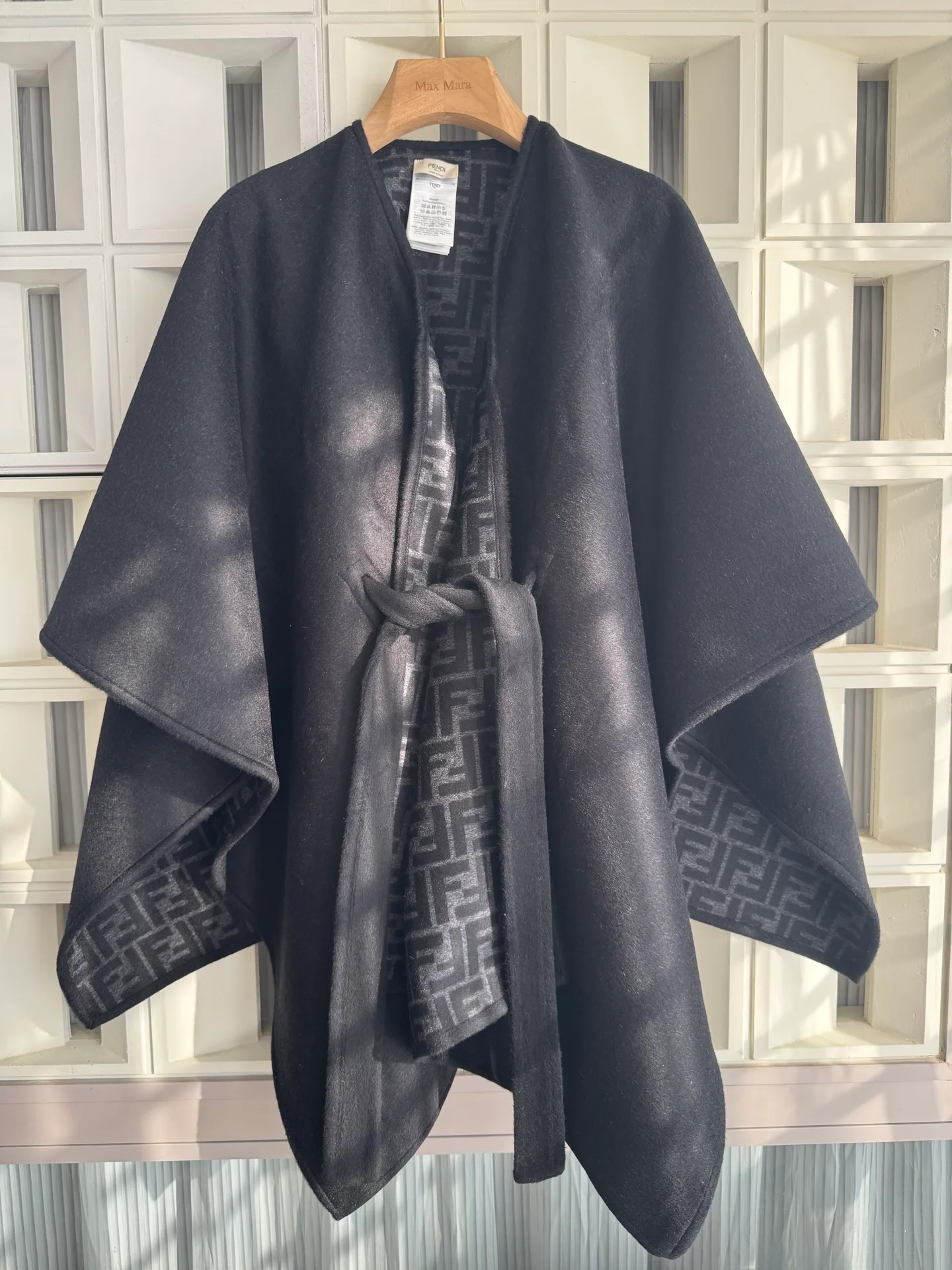 Пальто Женские Fendi 18361622