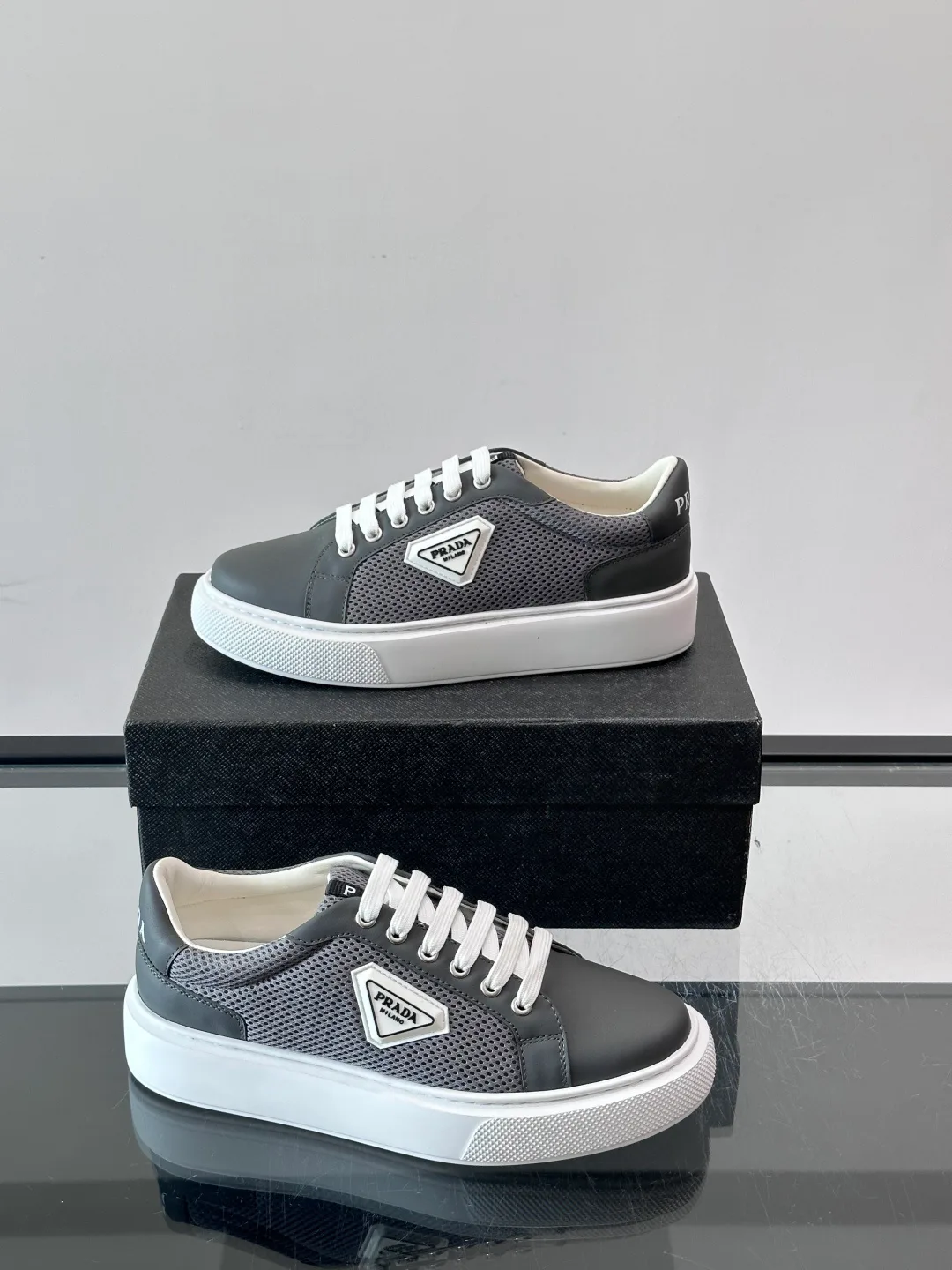 Кроссовки Женские Prada 17497963