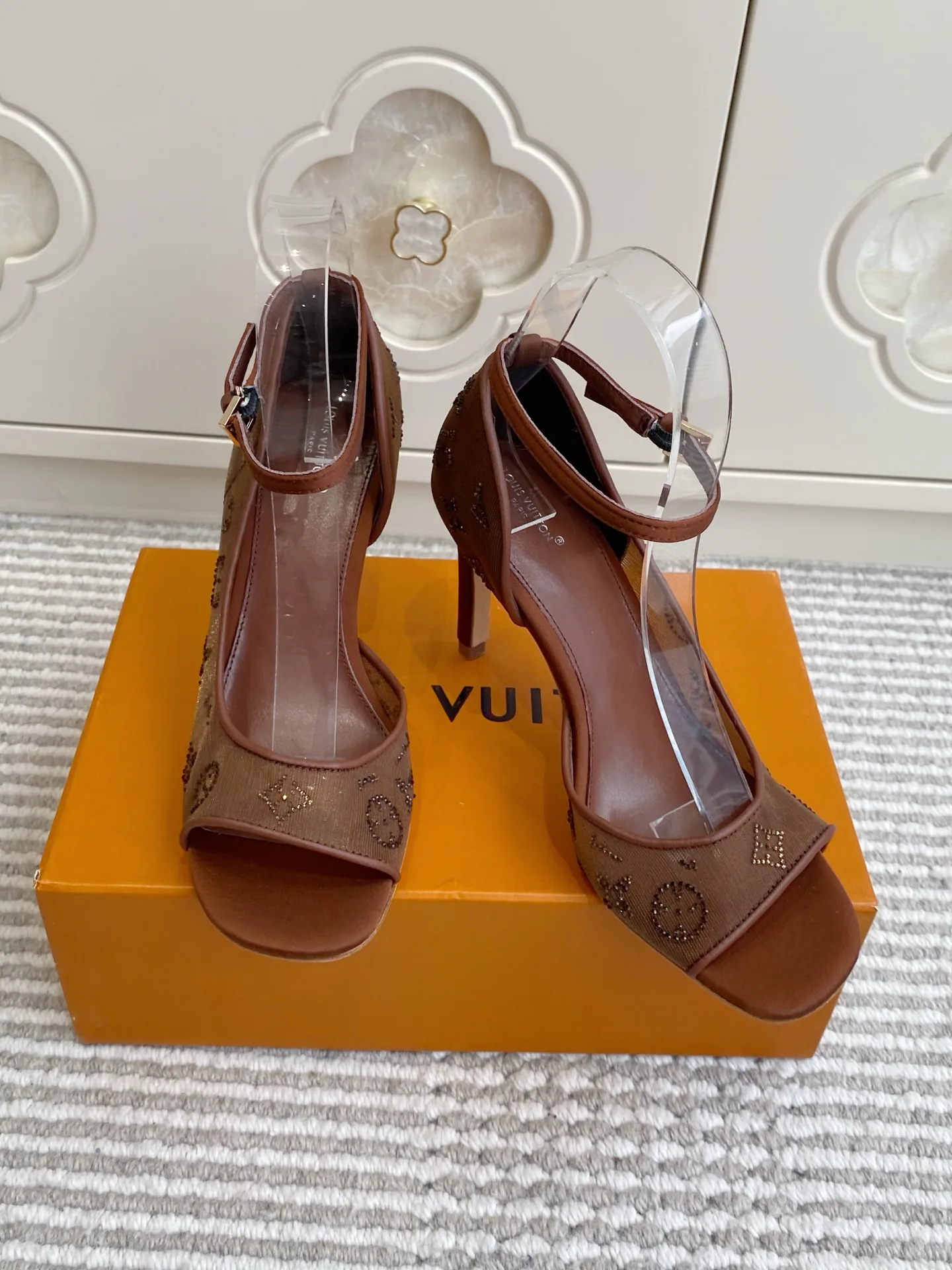 Босоножки Женские Louis Vuitton 12779846