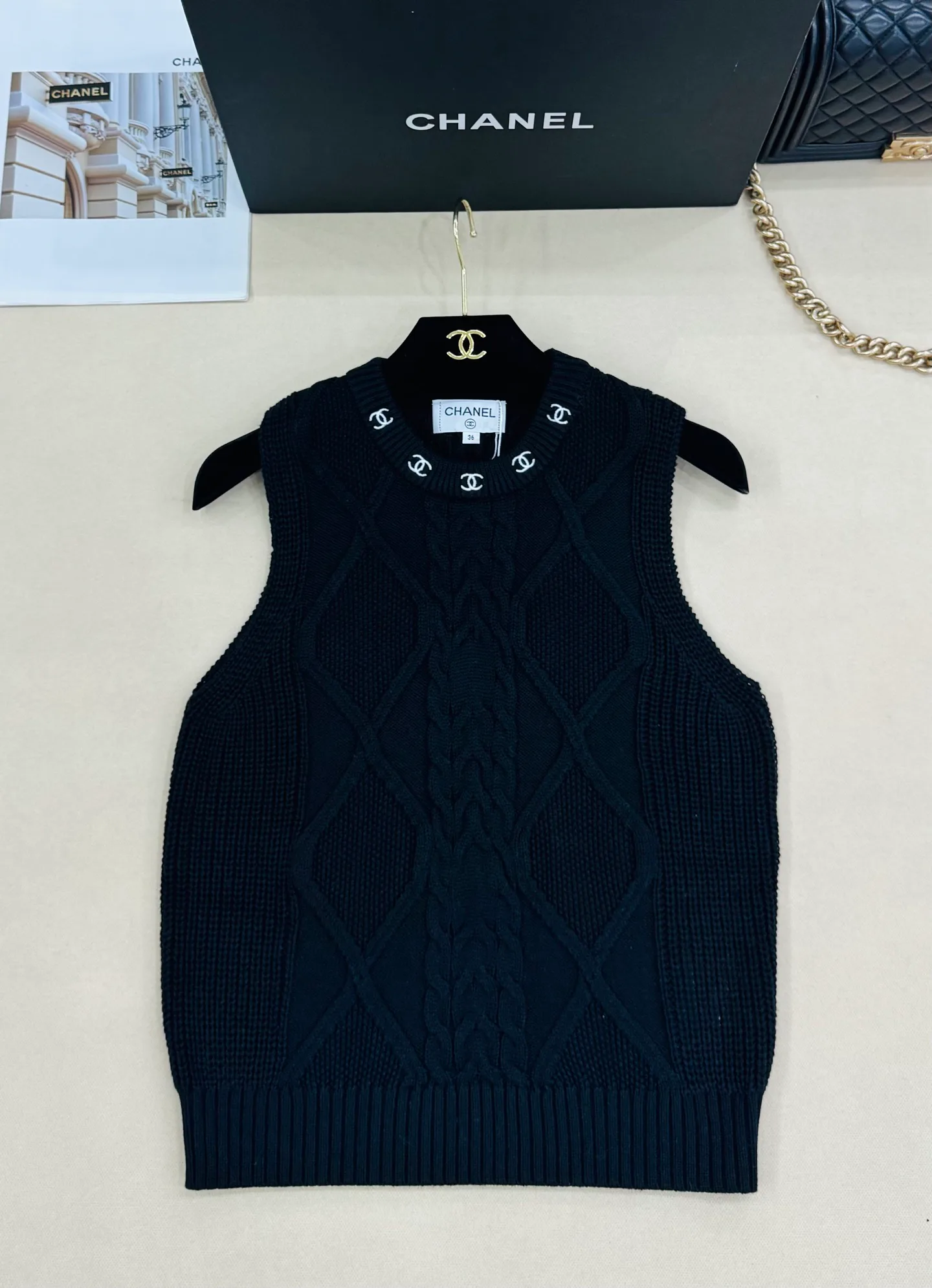 Жилеты Женские Chanel 13333775