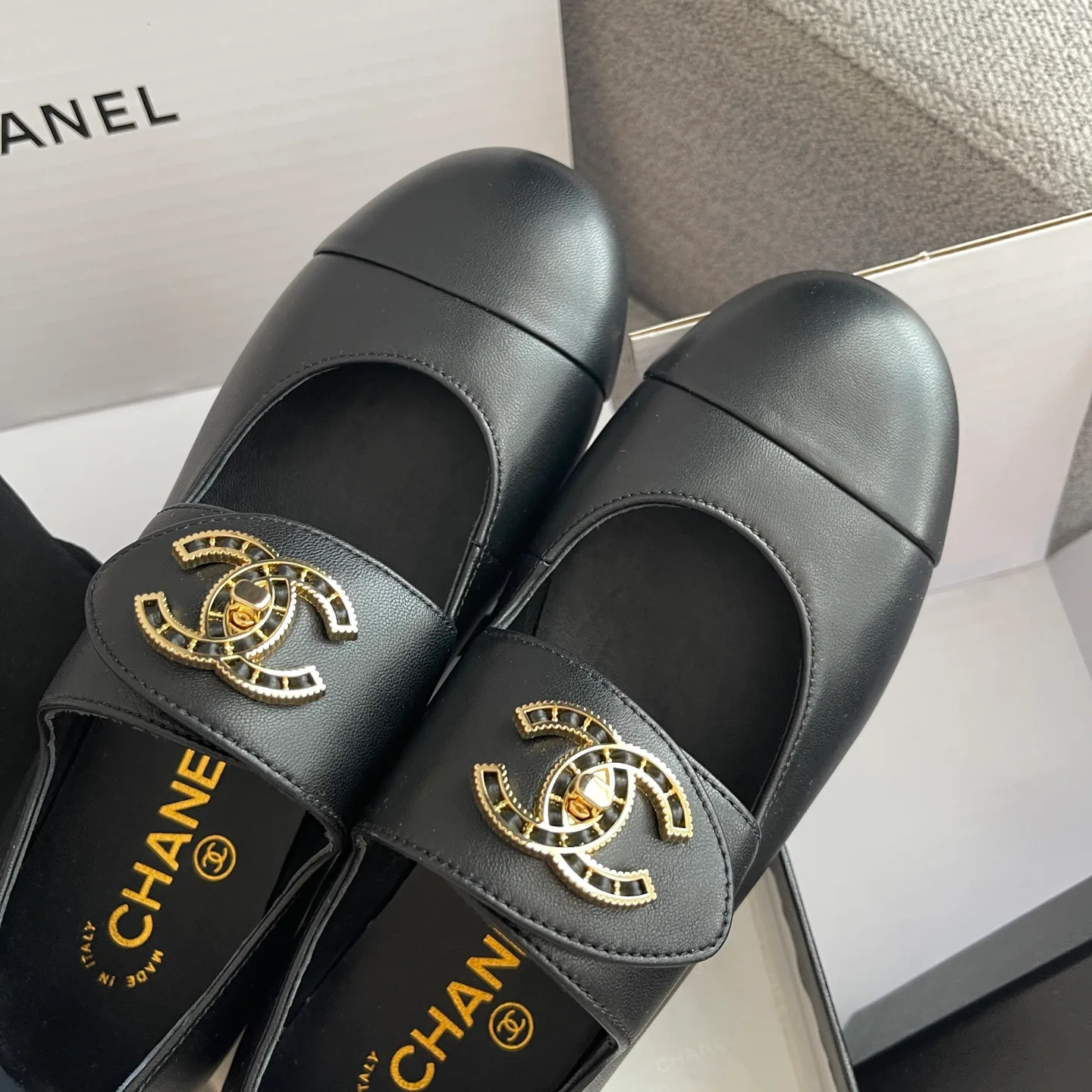Туфли Женские Chanel 18066396