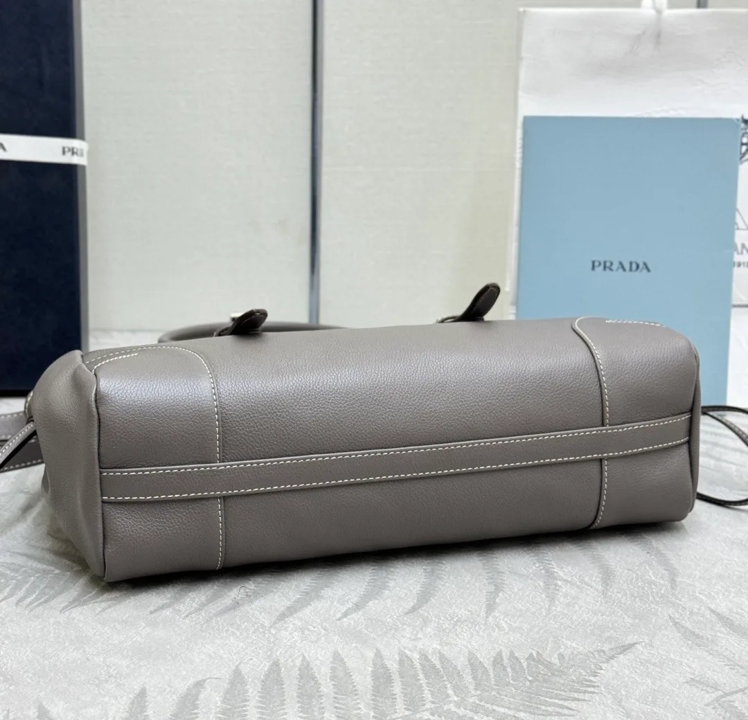 Классические Сумки Женские Prada 13223408