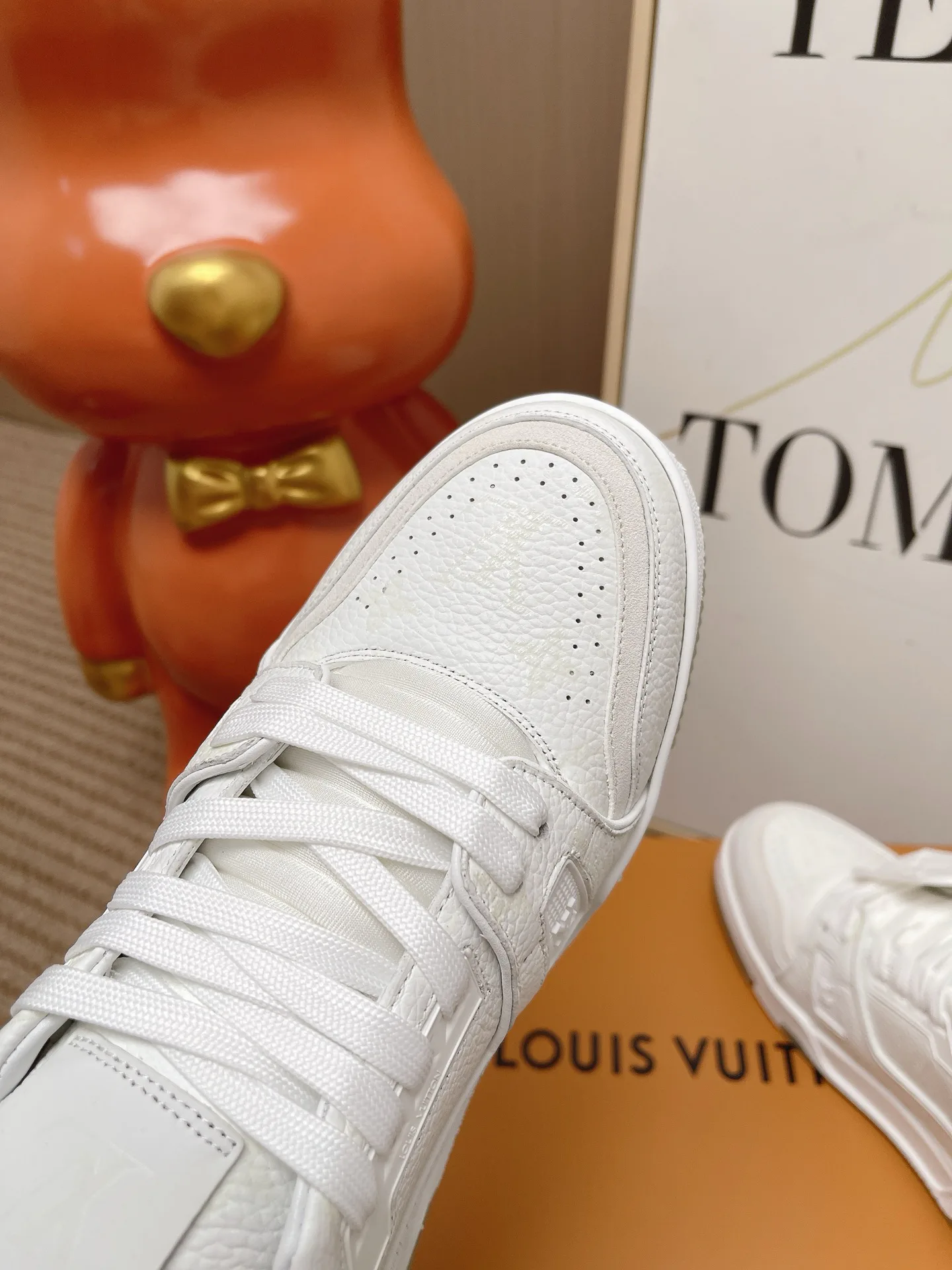 Кроссовки Женские Louis Vuitton 17785309