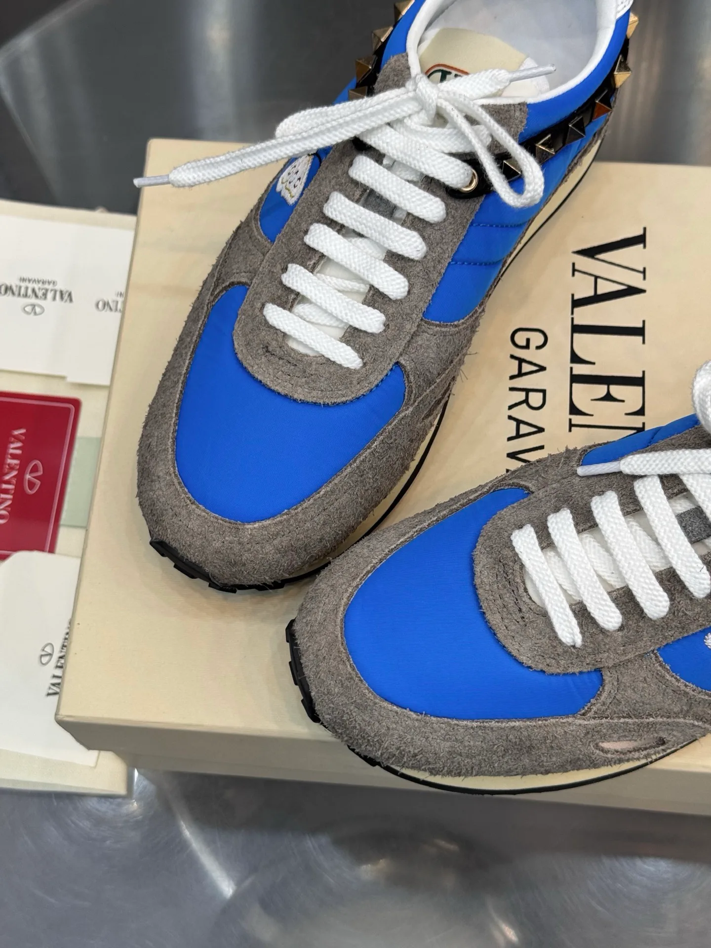 Кроссовки Женские Valentino 18202509