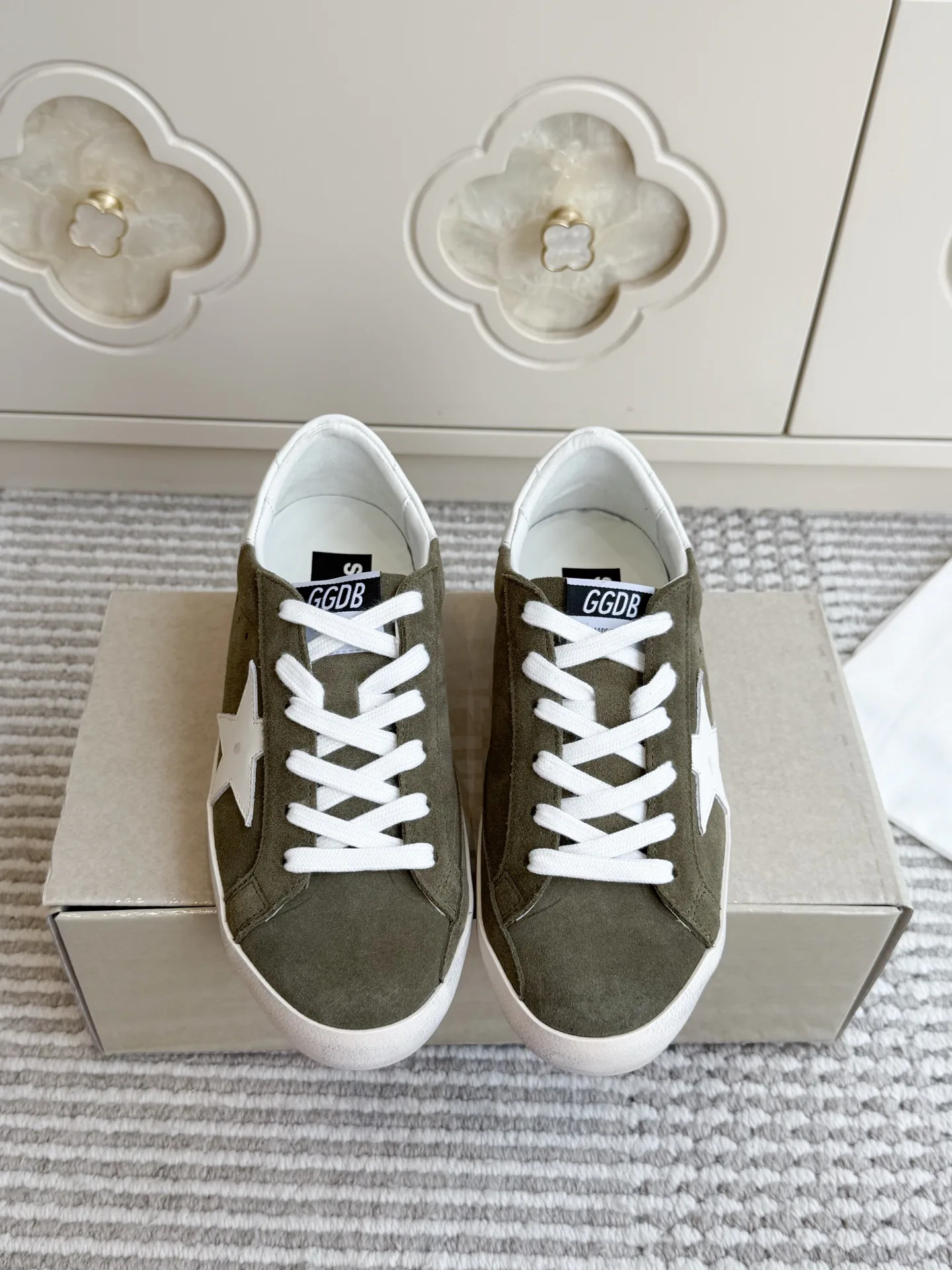 Кроссовки Женские Golden Goose 18360497