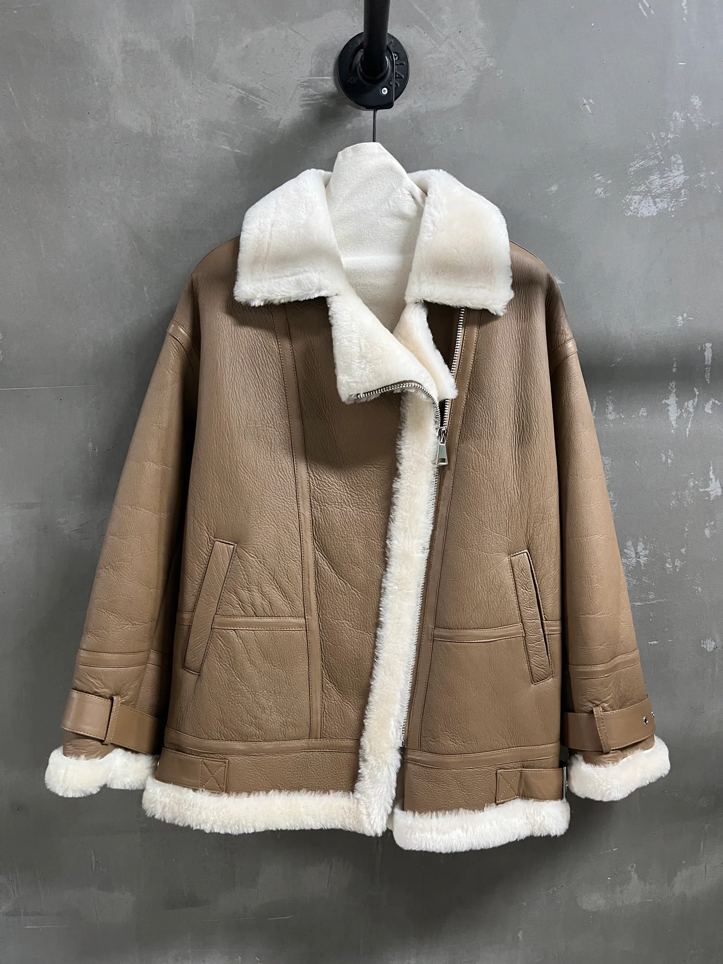 Кожаные Куртки И Дублёнки Женские Saint Laurent 3129853