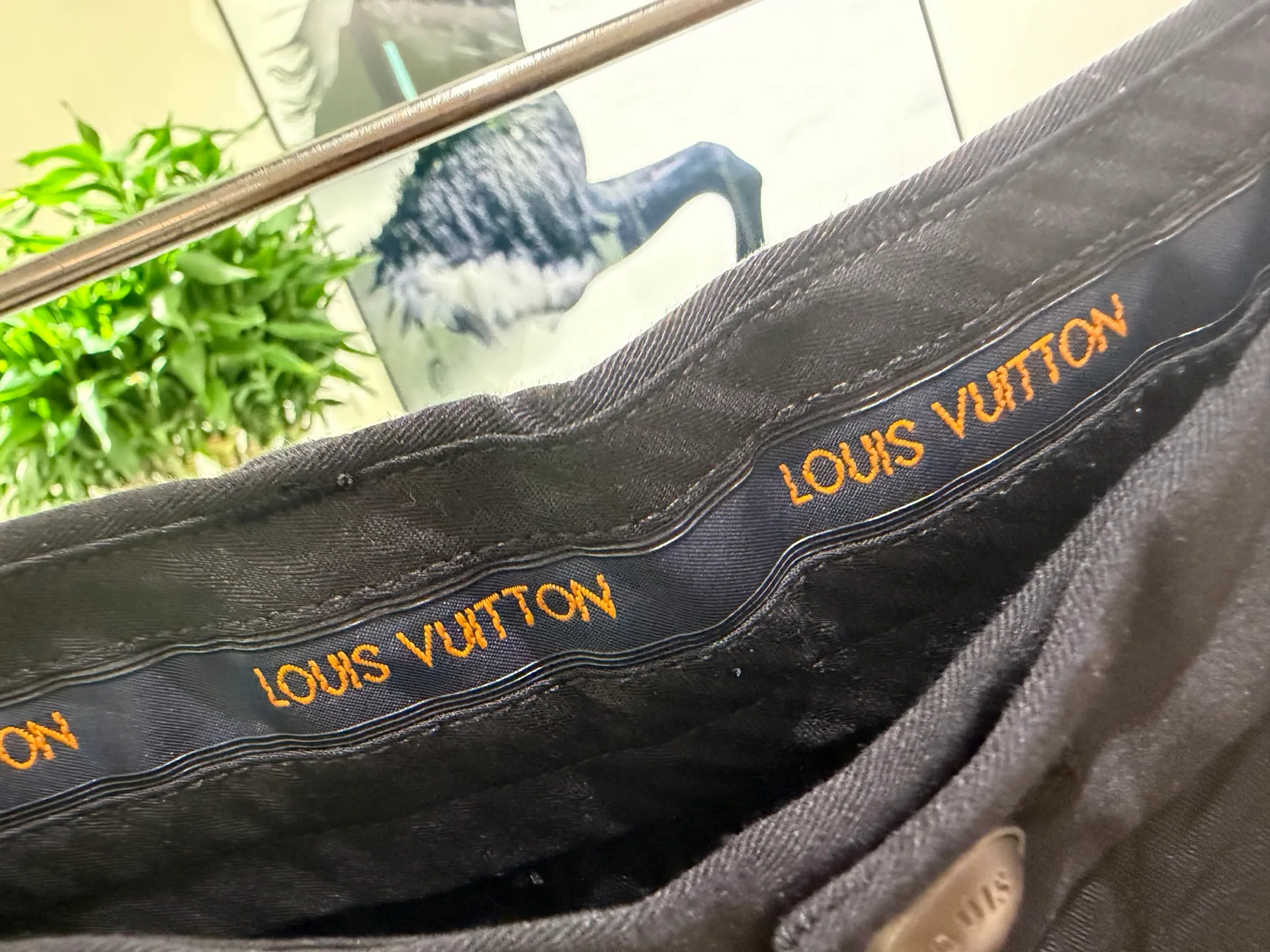 Брюки Женские Louis Vuitton 10507332