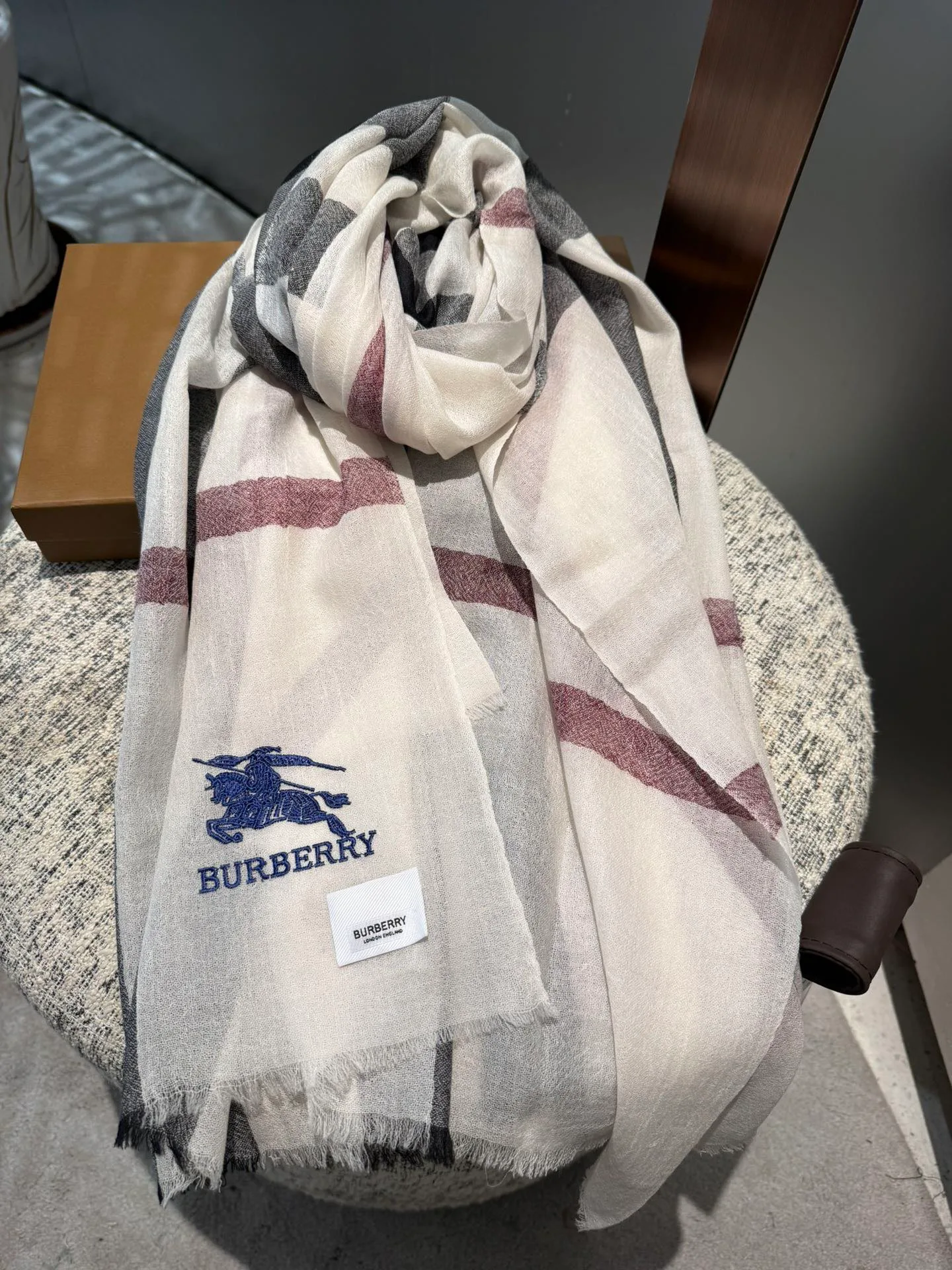 Шарфы Burberry 18222429