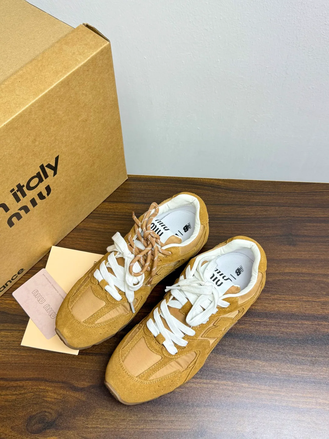 Кроссовки Женские Miu Miu 18961436