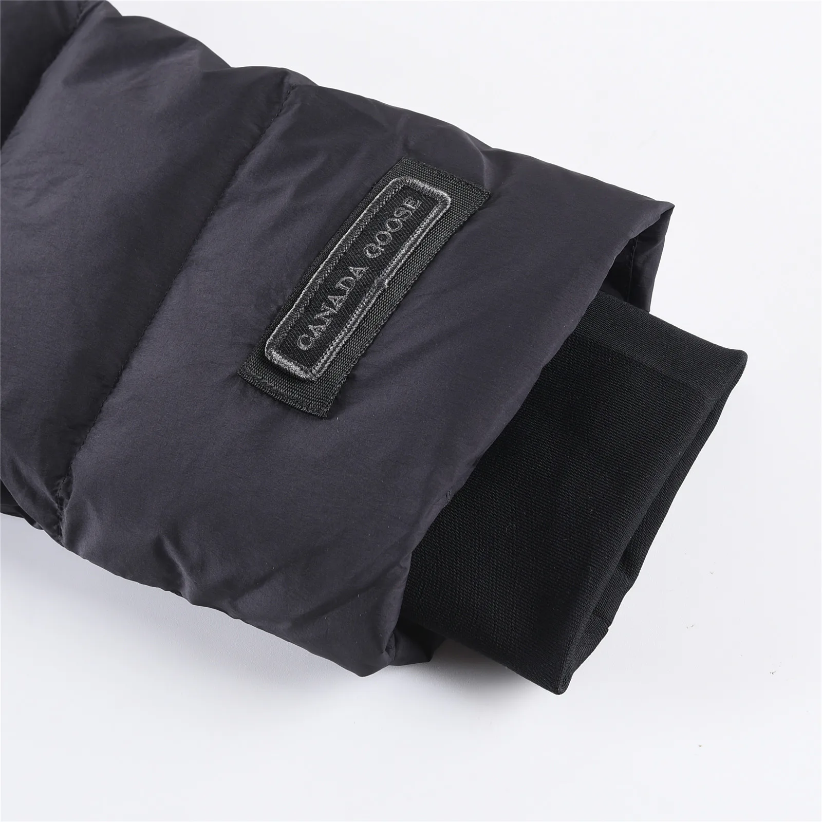 Куртки И Пуховики Женские Canada Goose 2162164