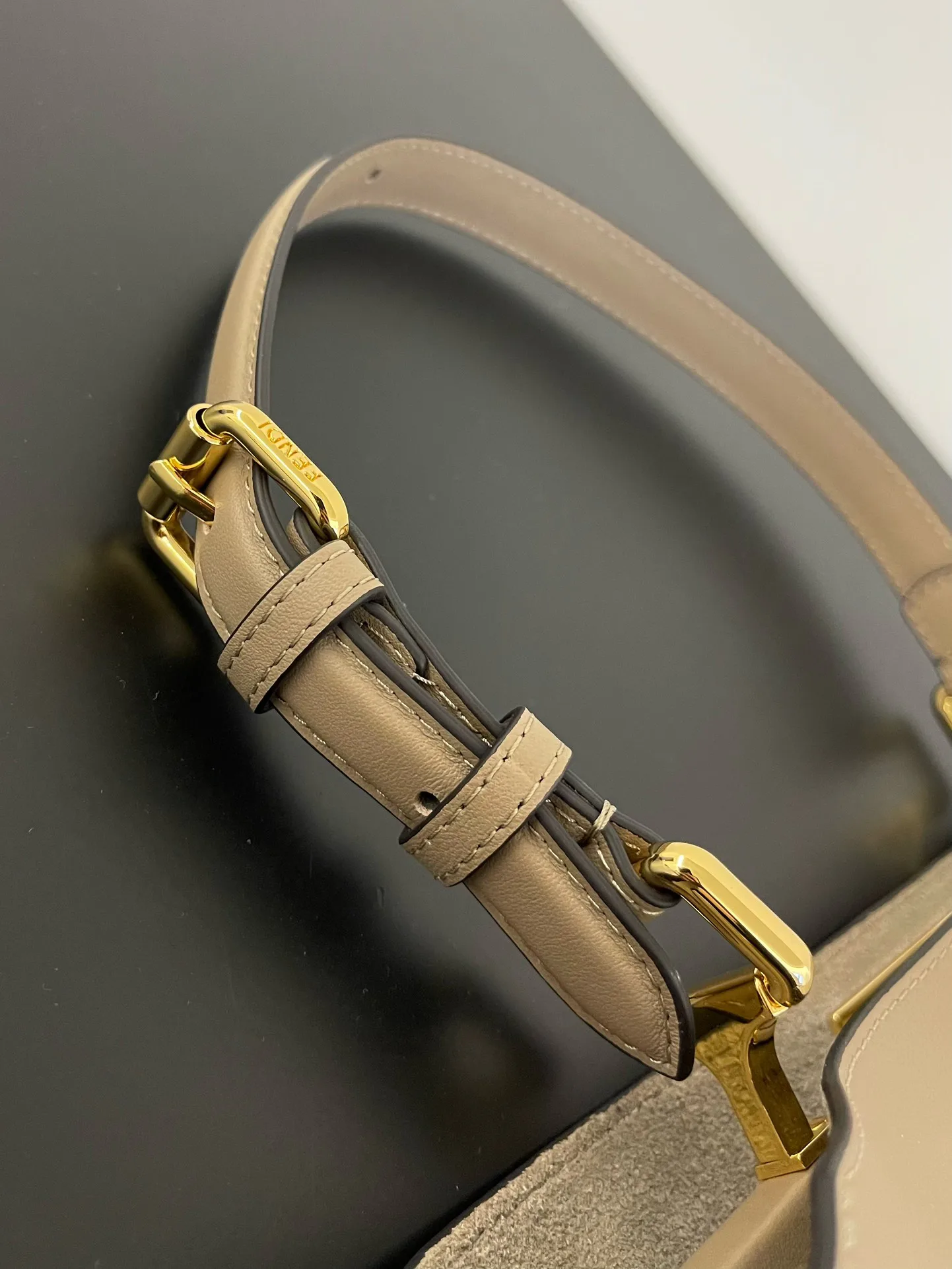 Классические Сумки Женские Fendi 13546269